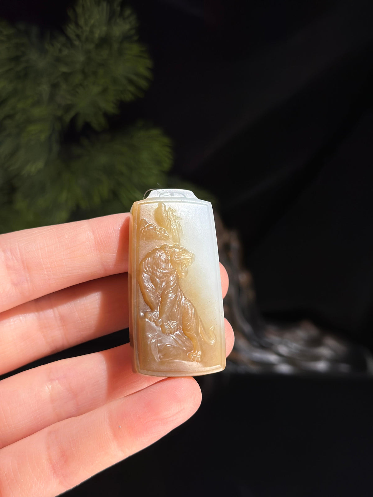 和田玉糖白上山虎挂件（yc733273）