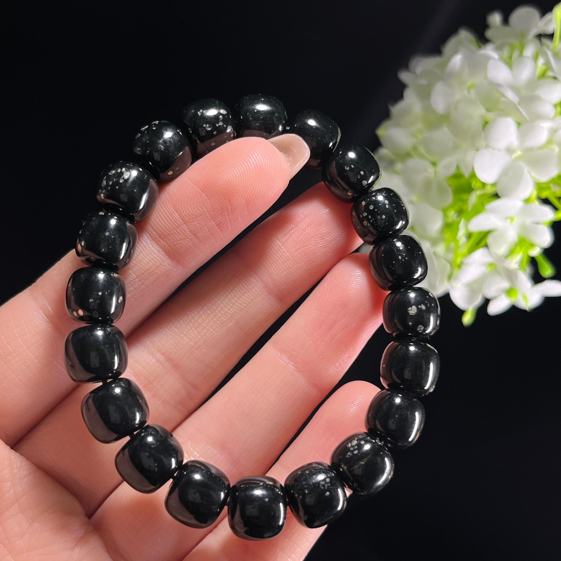 新疆天然和田玉籽料黑青老型珠手串（yc356750）