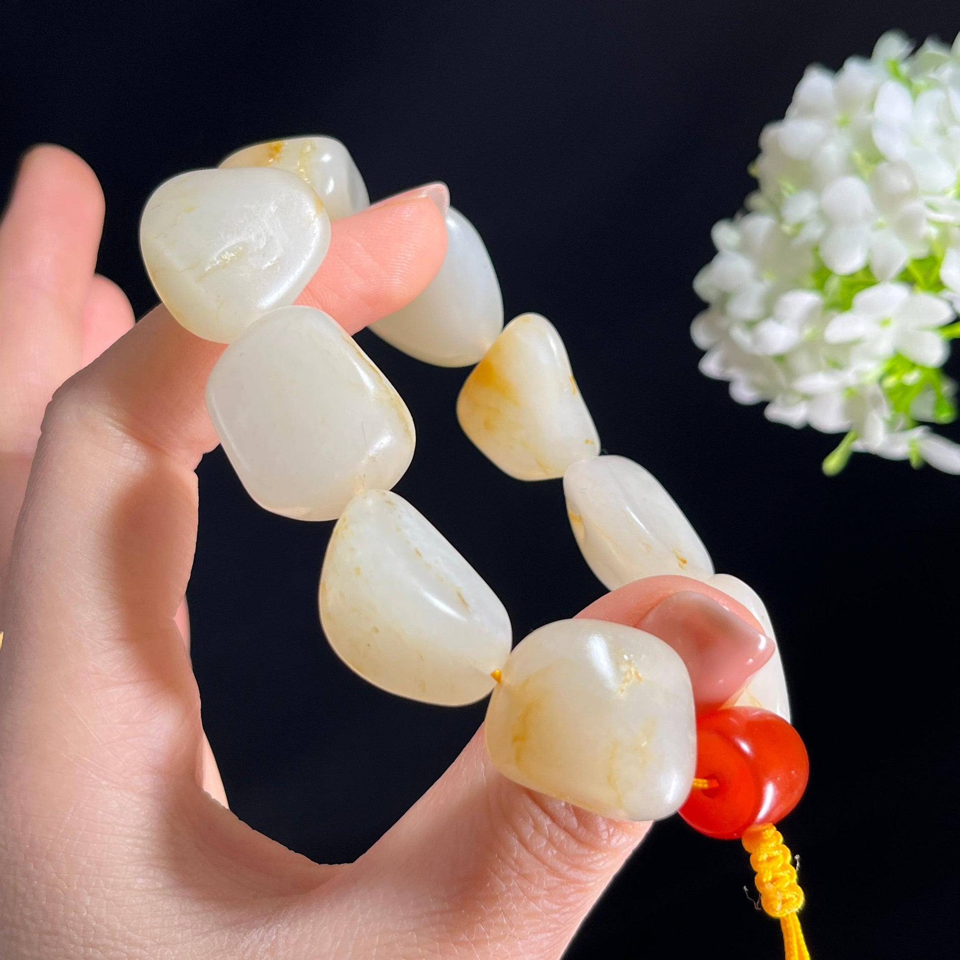 新疆天然和田玉白玉“沁金缀红”洒金皮籽料手串（yc281590）