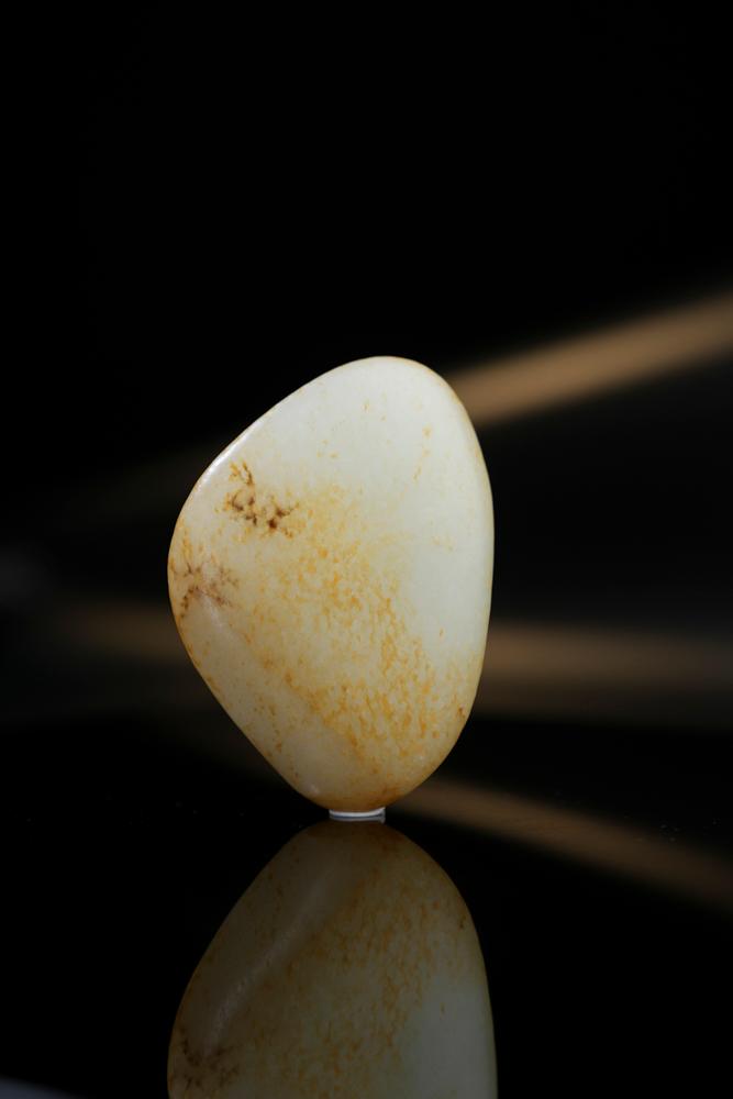 新疆和田玉白玉三色皮籽料原石（yc252464）