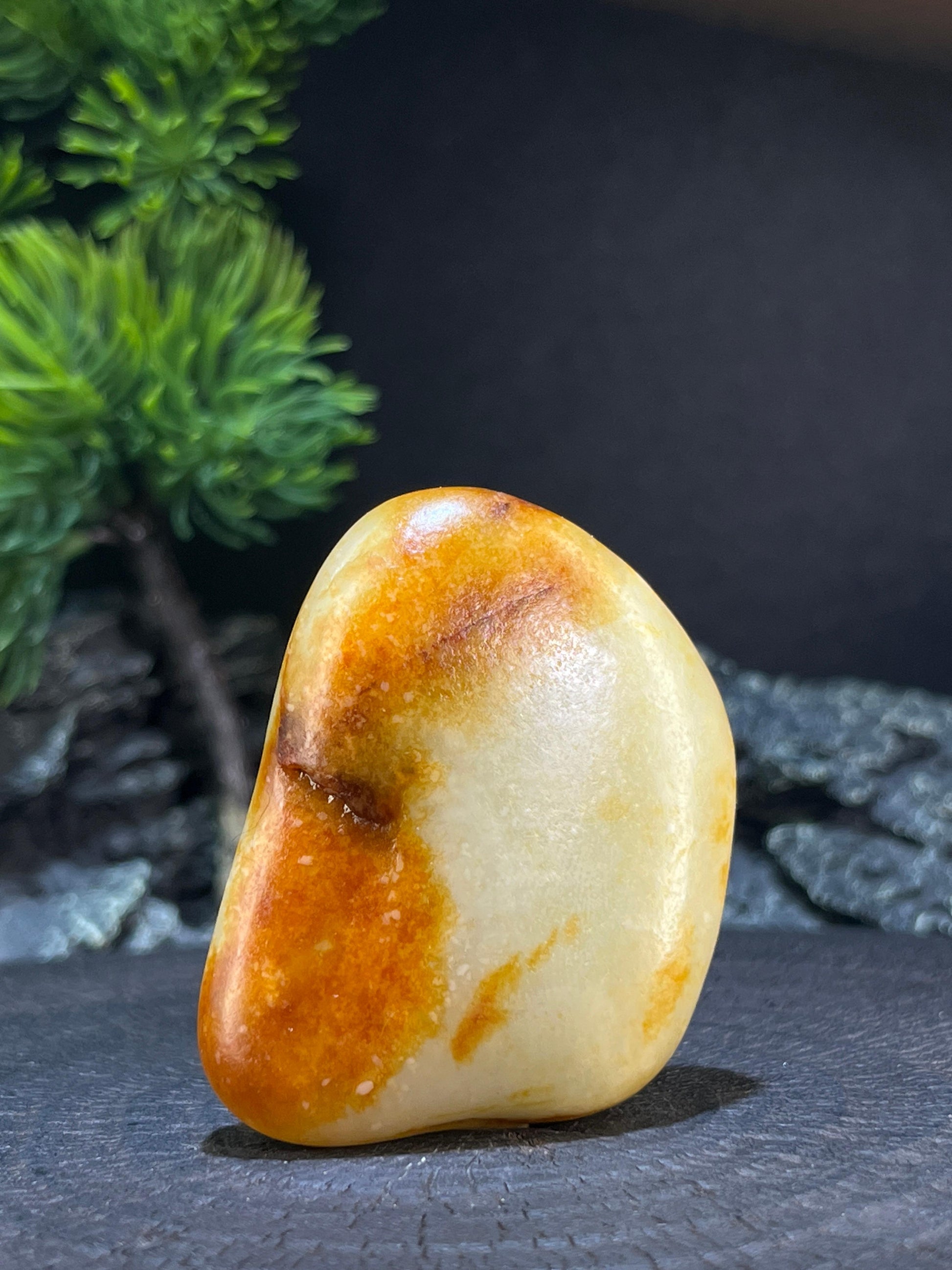 新疆天然和田玉白玉籽料原石带黄油皮小手把（yc224182）