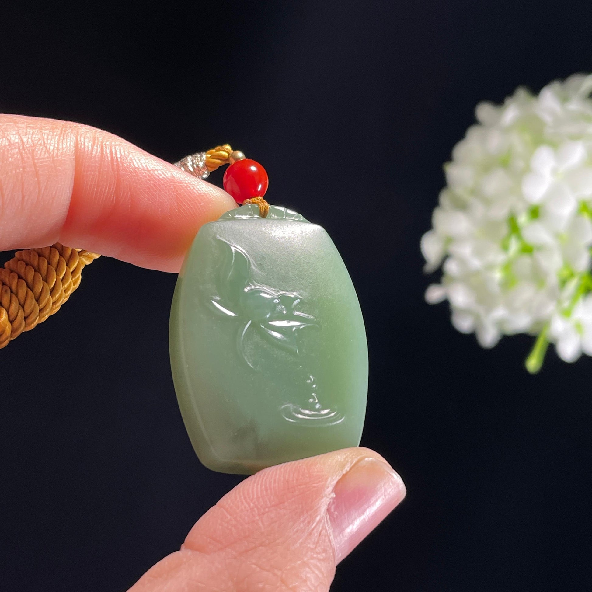 和田玉碧玉出水芙蓉雕刻挂件（yc433310）