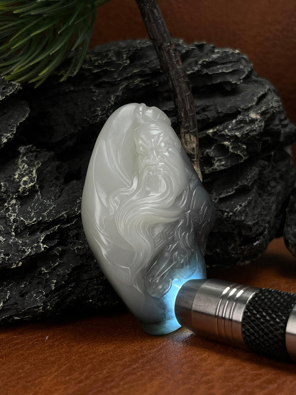 和田玉青花籽料“辟邪保平安”关公雕刻吊坠（yc222767）