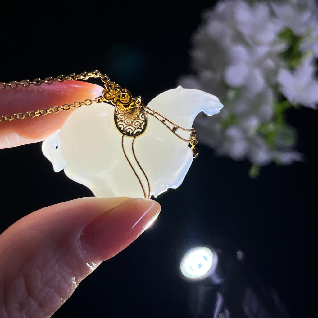 新疆天然和田玉羊脂白玉18K金镶玉马挂件（yc349611）