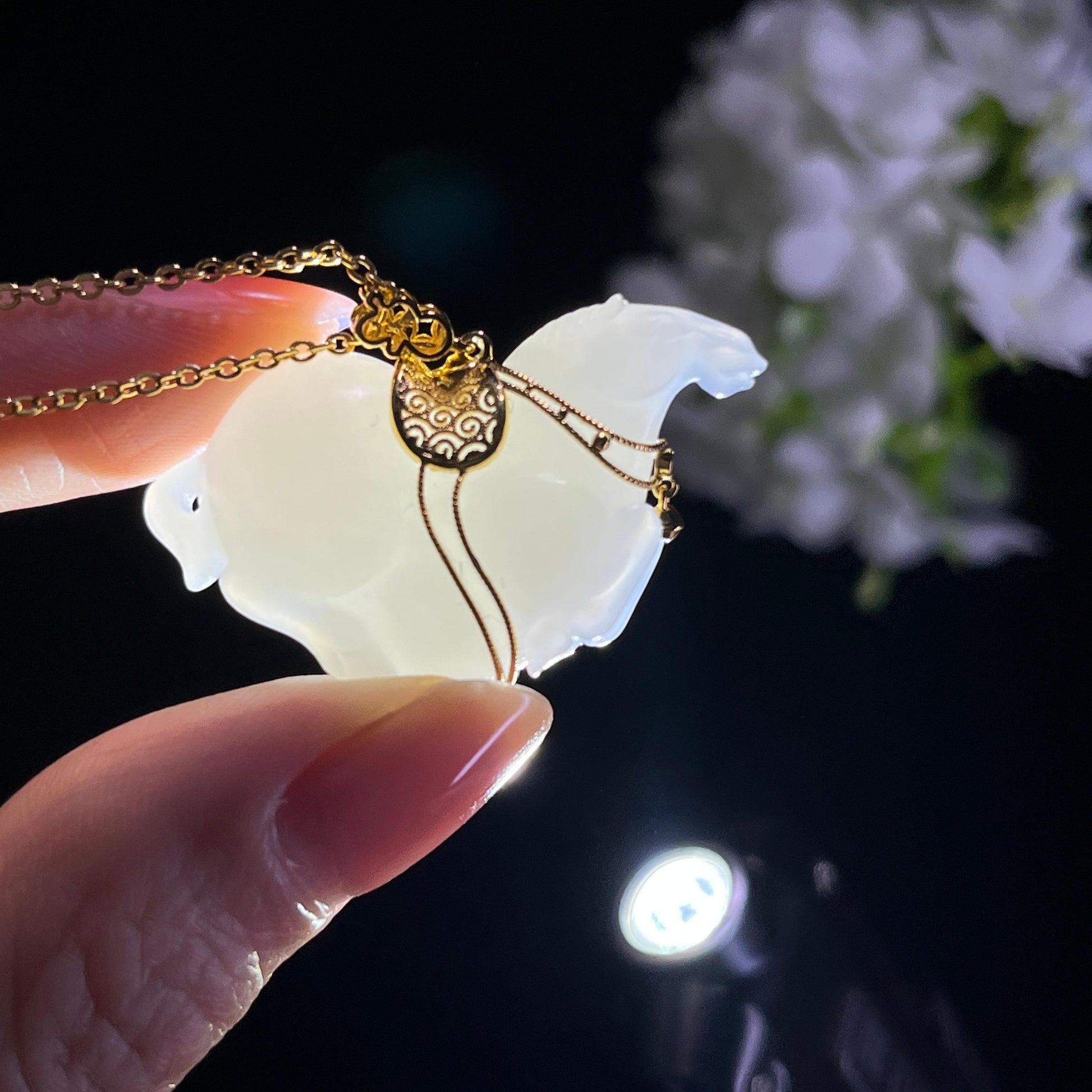 新疆天然和田玉羊脂白玉18K金镶玉马挂件（yc349611）