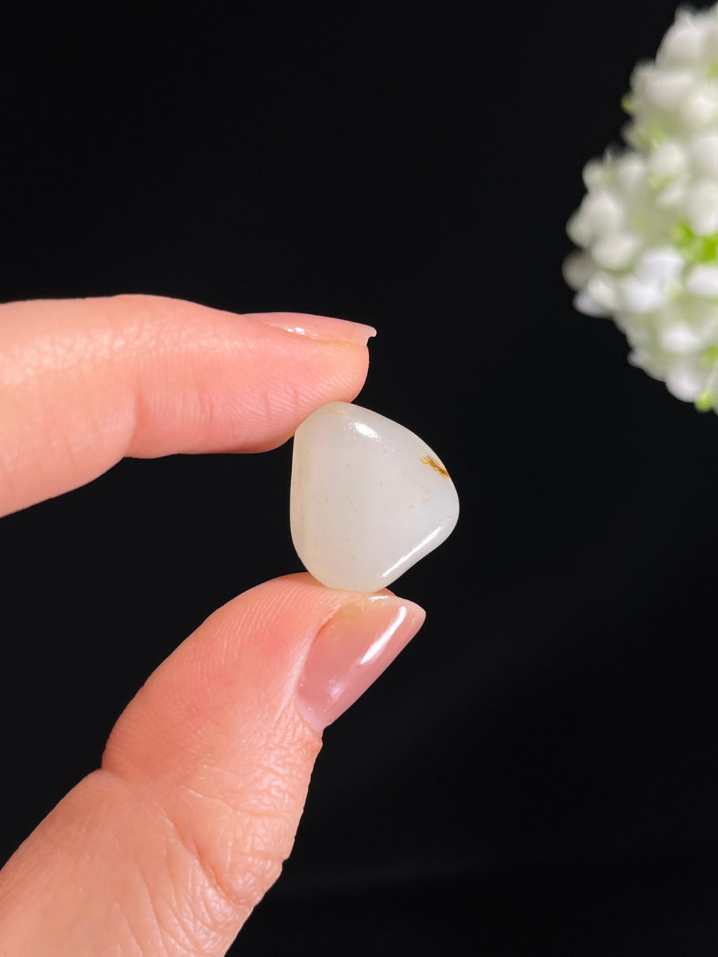 和田玉一级白洒金皮“一点金”籽料原石（yc278738）