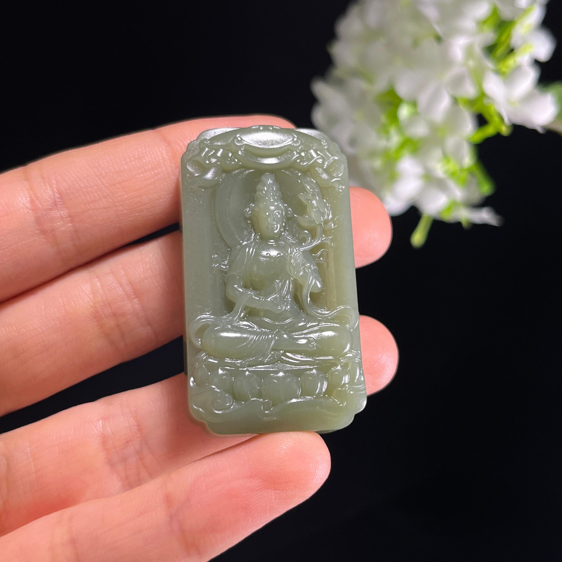 新疆天然和田玉沙枣青观音雕刻挂件（yc353758）