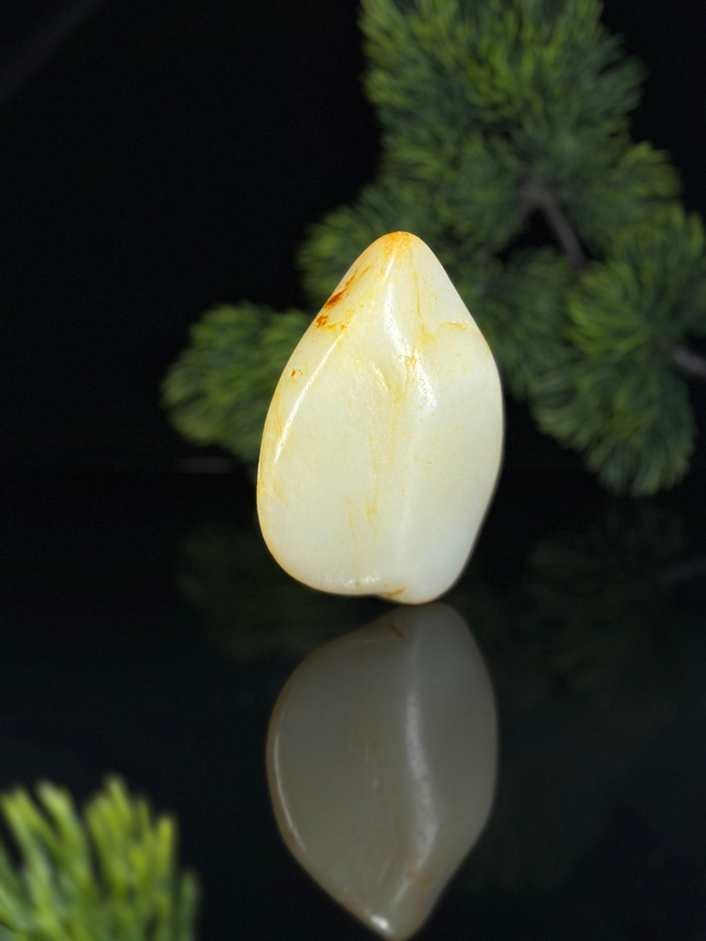 新疆和田玉白玉洒金皮珍品籽料小摆件（yc504869）