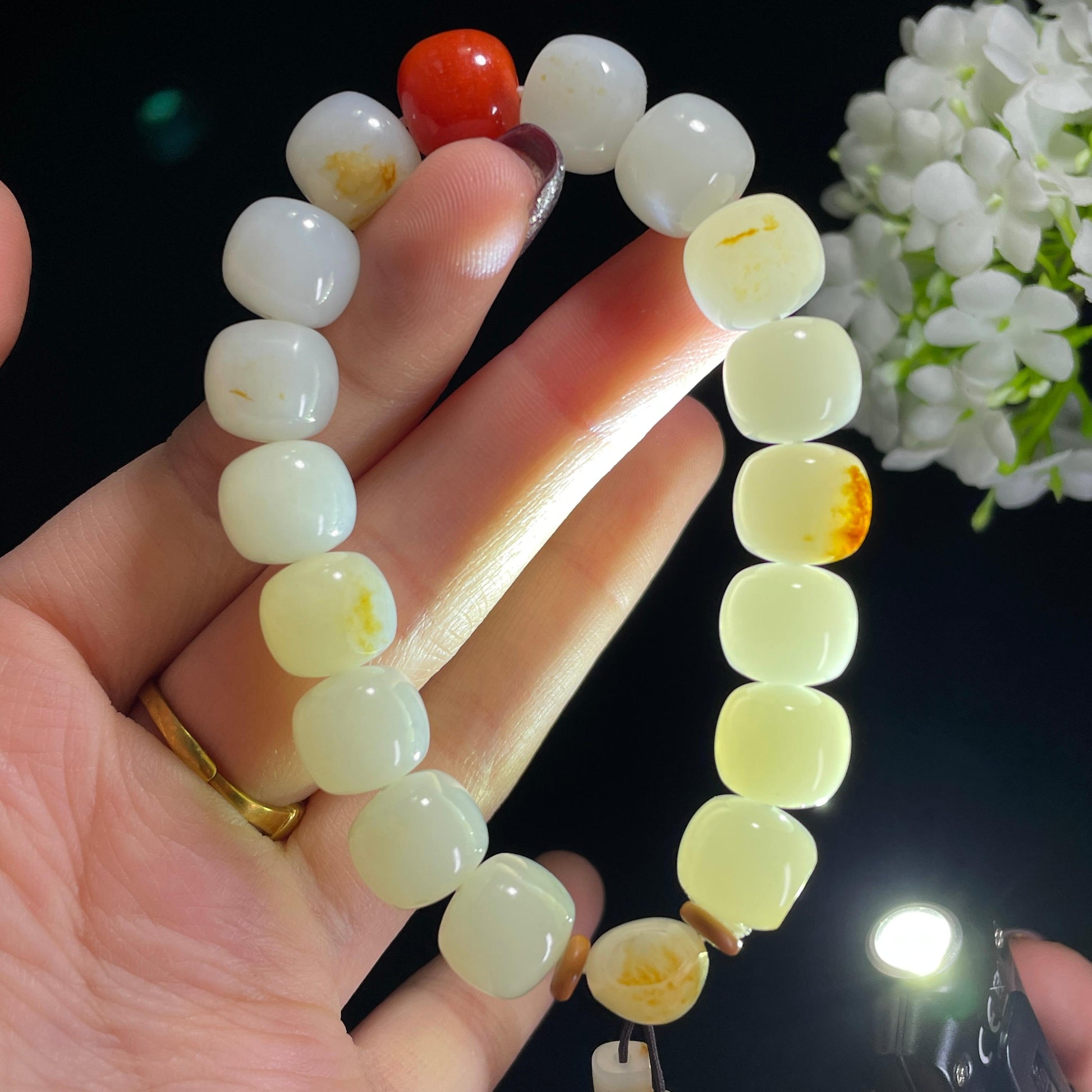 和田玉白玉洒金皮籽料手串（卡12）（yc335744）