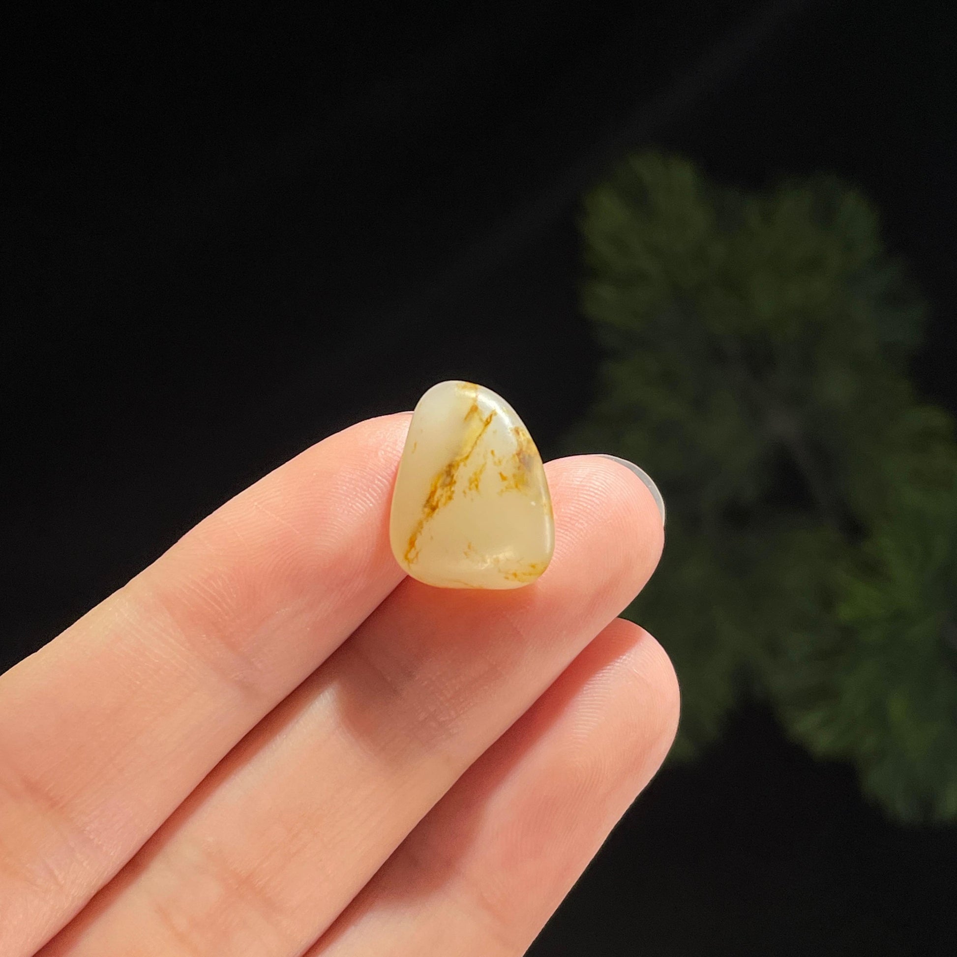 新疆和田玉白玉洒金皮戒面籽（yc536358）