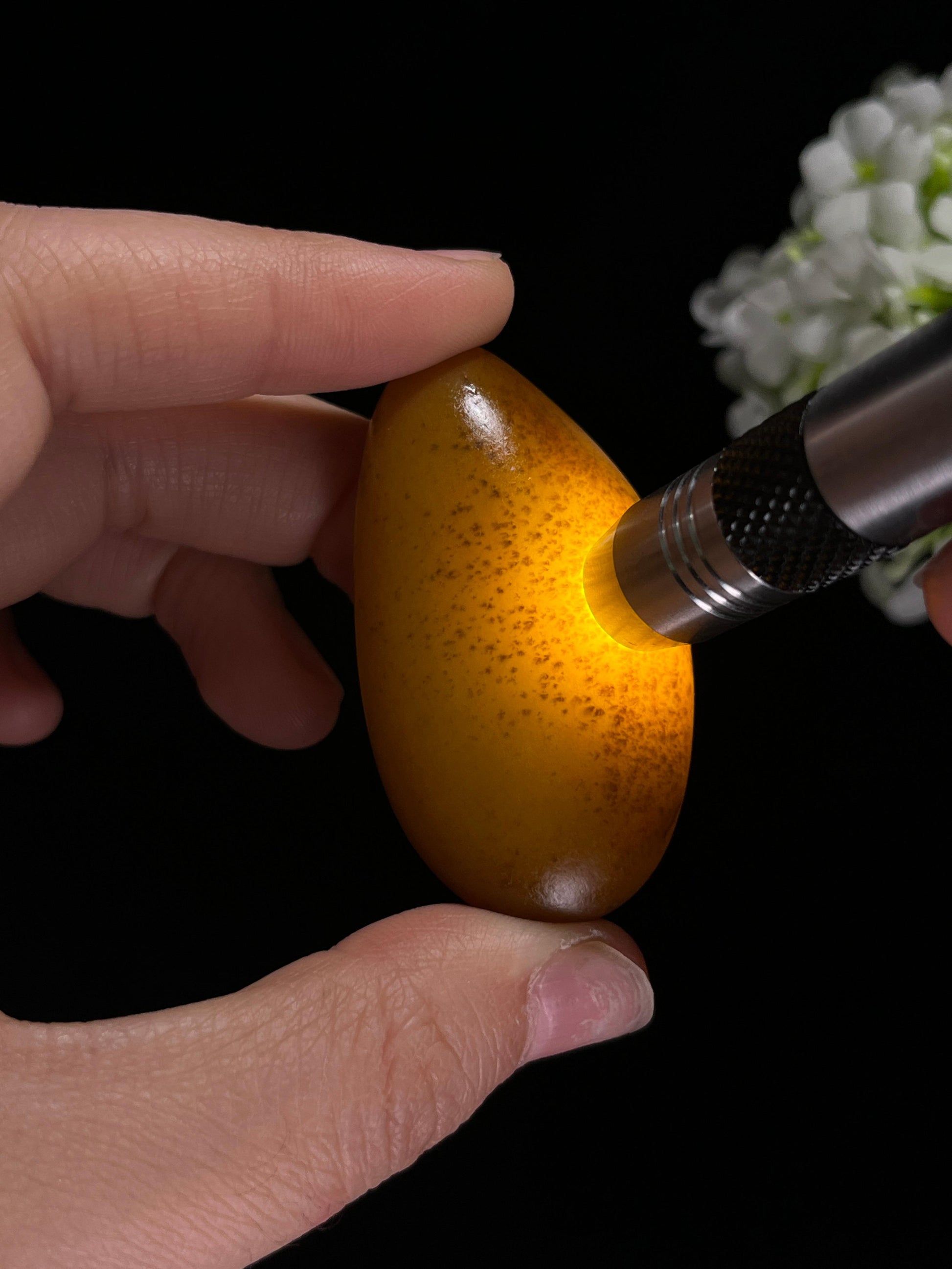 天然新疆和田玉黄沁籽料原石（yc259423）