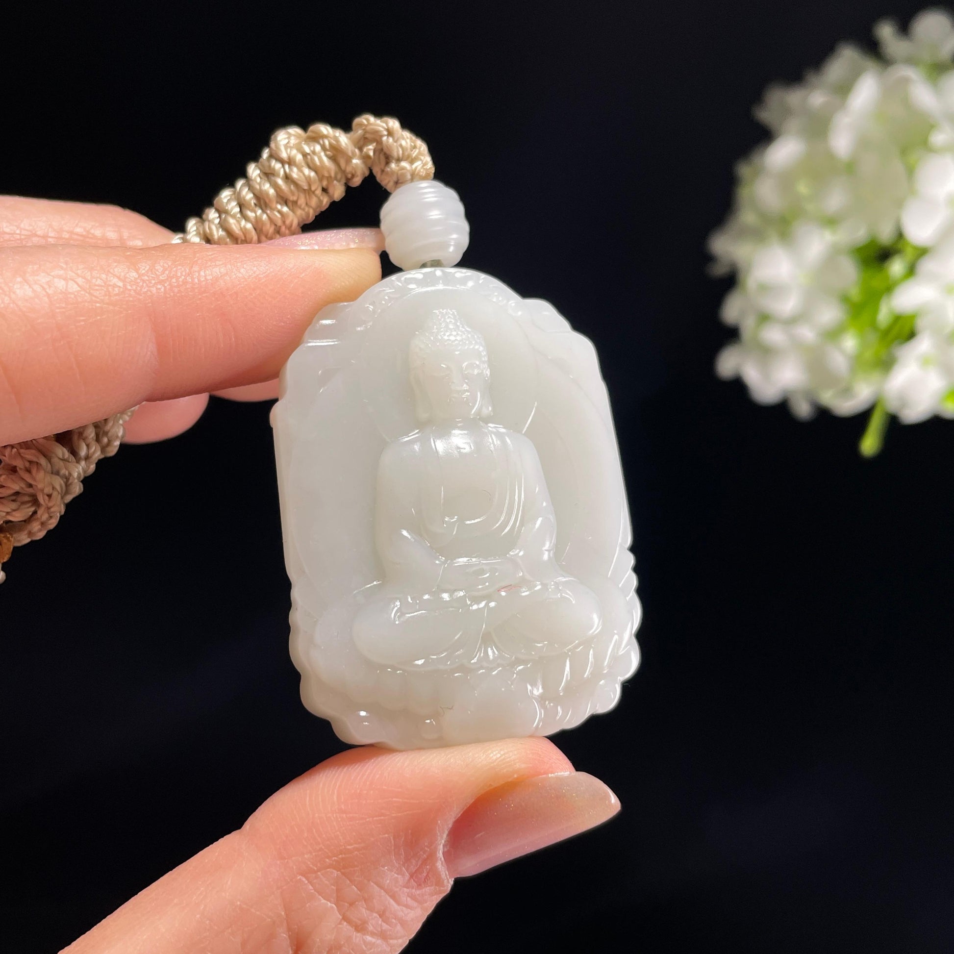 新疆和田玉米达料白玉佛雕刻挂件（yc365281）