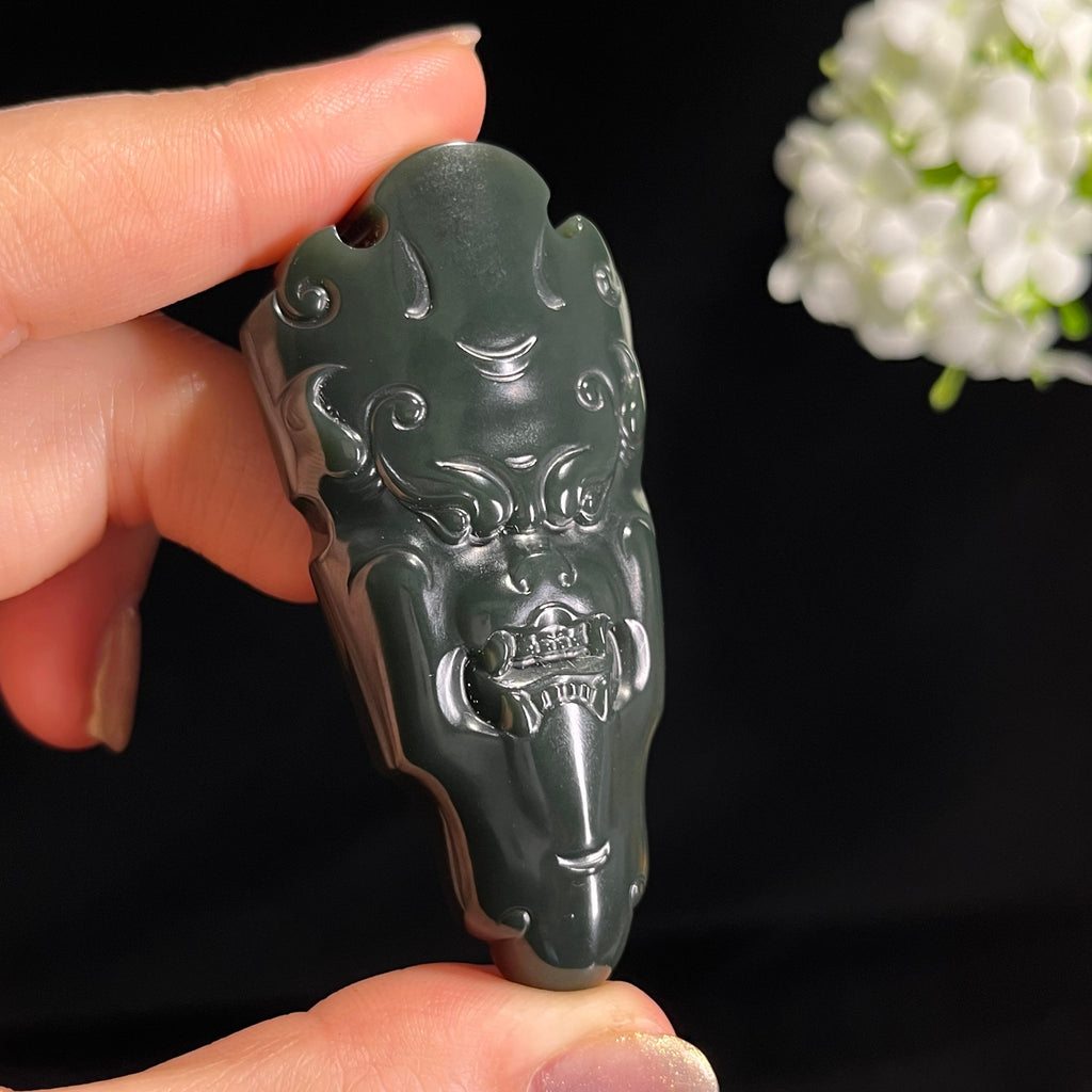 和田玉青玉“玄玉雕饕餮”雕刻挂件（yc298810）