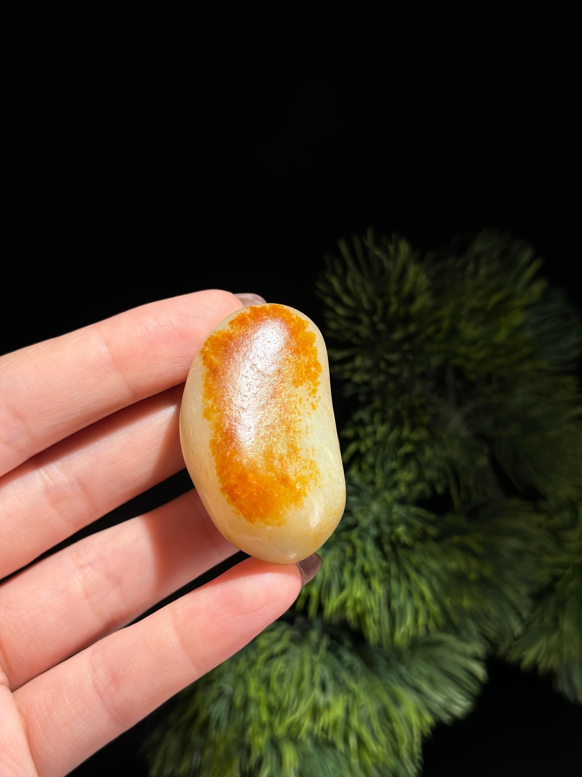 新疆和田玉白玉聚红皮精品挂件籽（yc503156）
