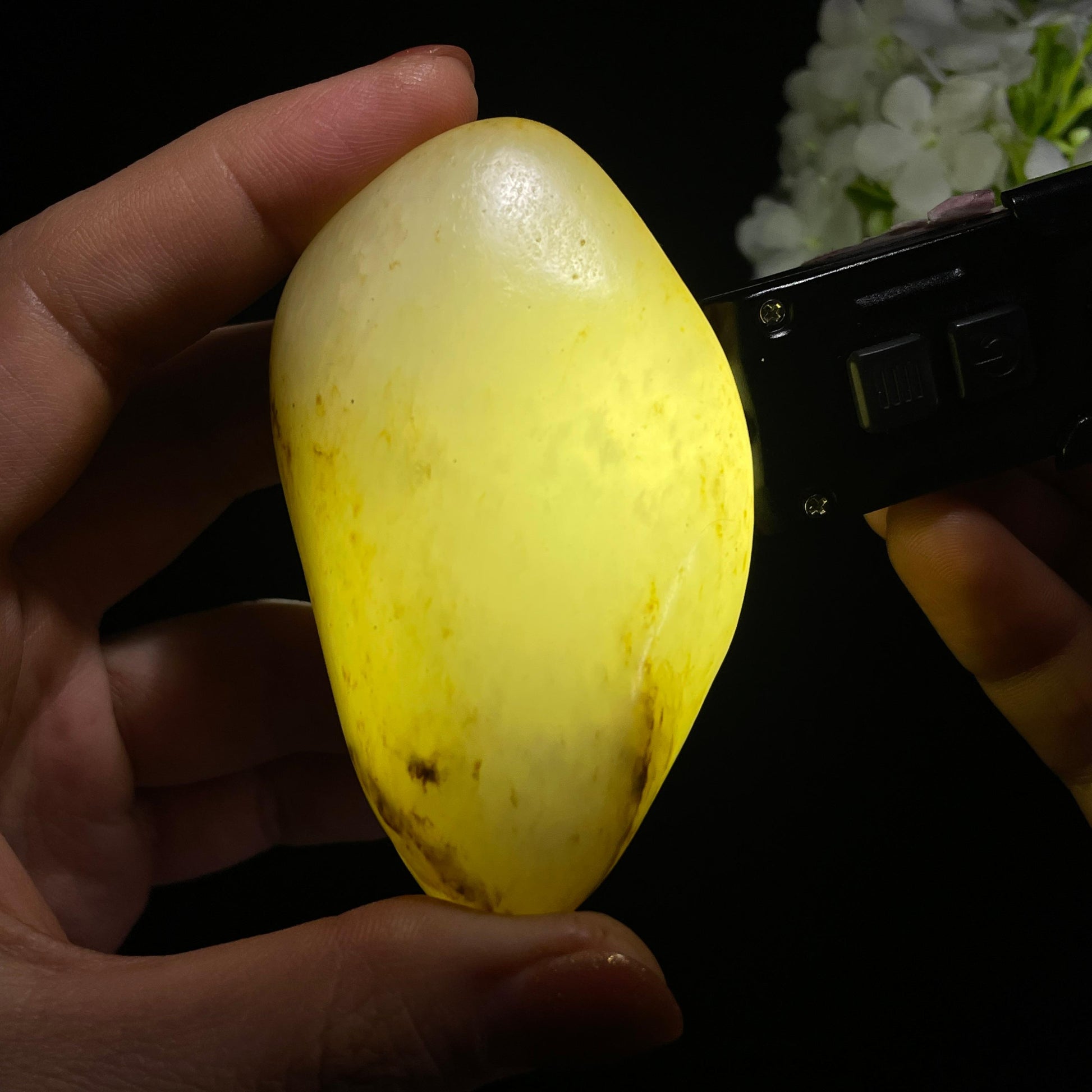 新疆天然和田玉白玉红皮籽料（yc403803）