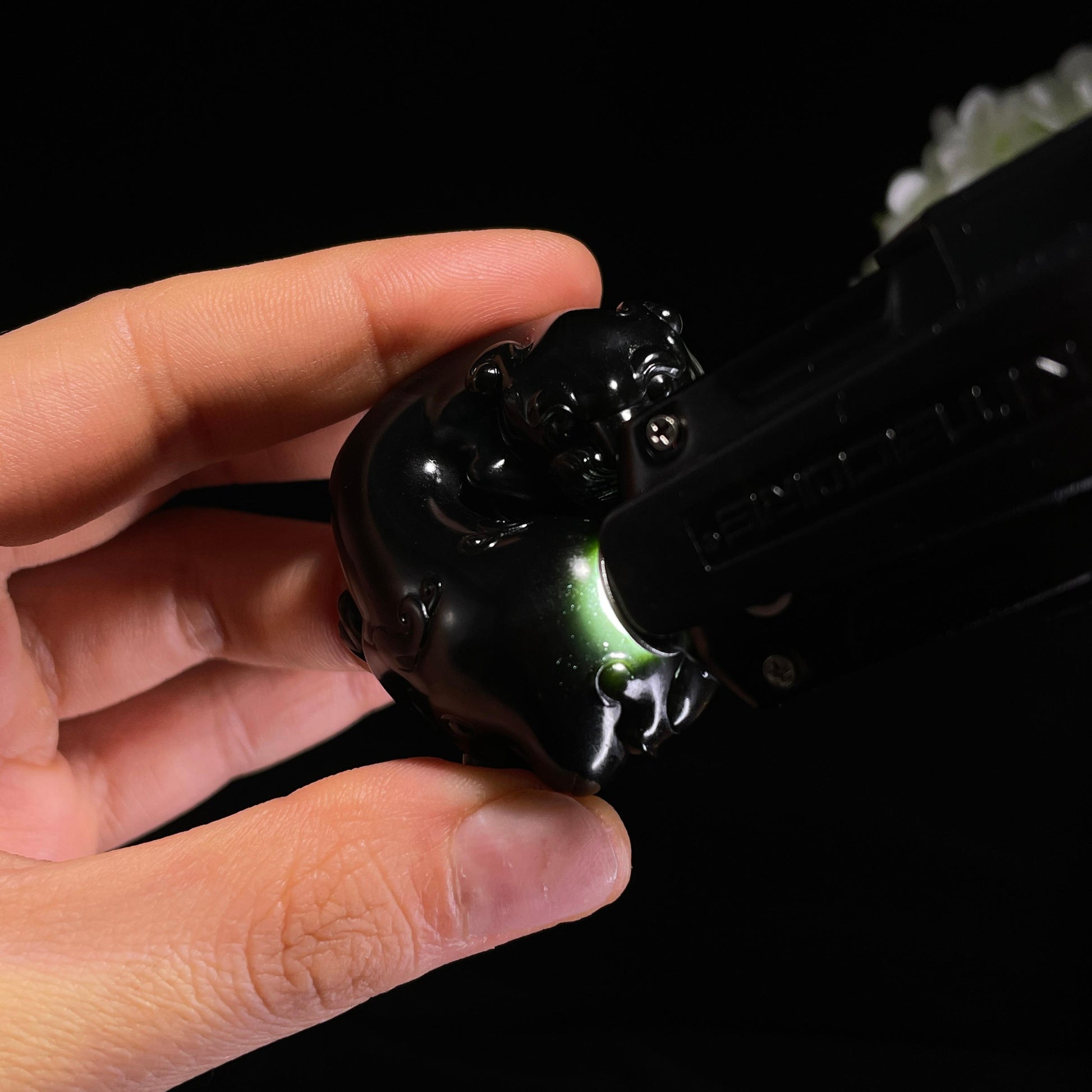 和田玉籽料黑青“玄兽镇运”貔貅雕刻（yc319895）