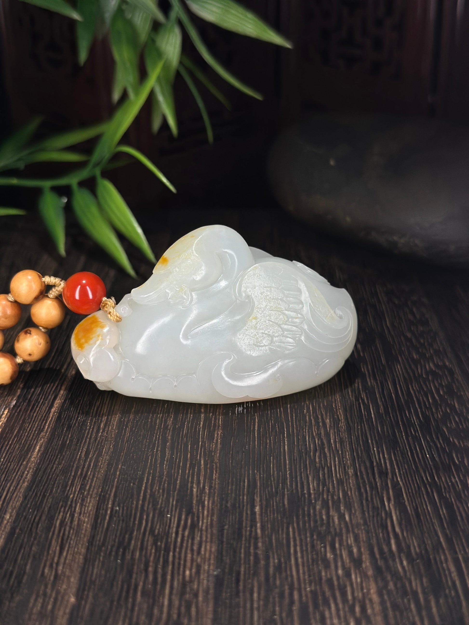新疆和田玉精品白玉洒金皮籽料鹅如意手把件（yc712141）