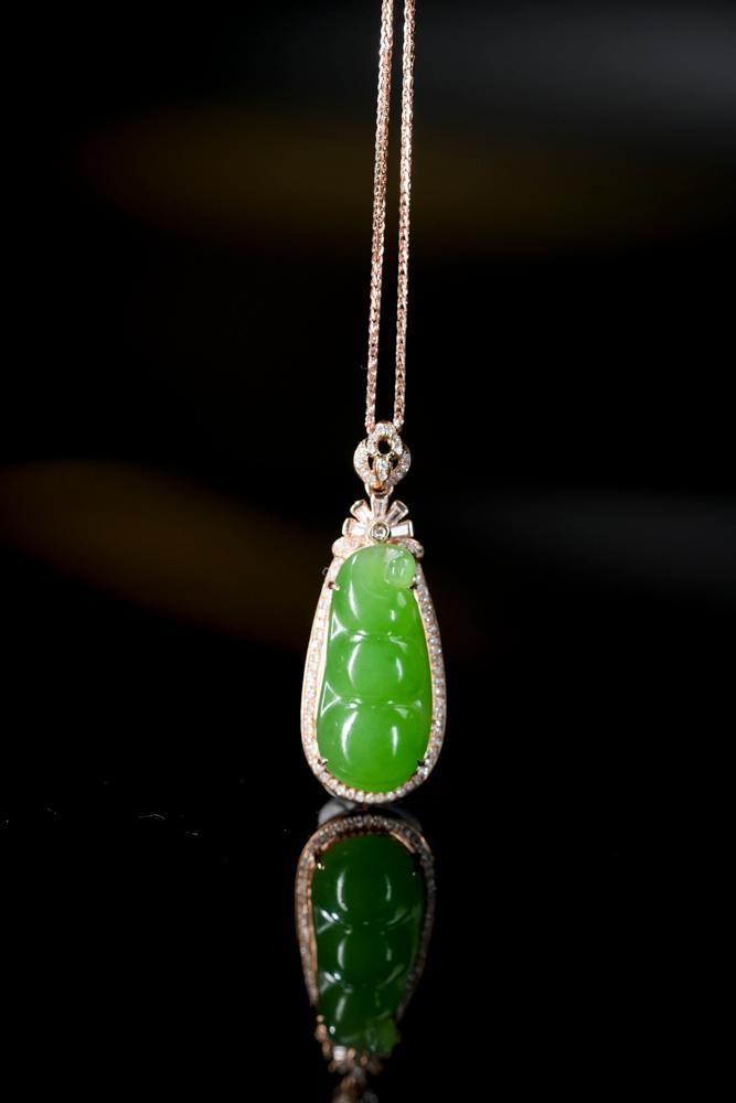 18k玫瑰金镶碧玉福豆“连中三元”挂件（yc253273）