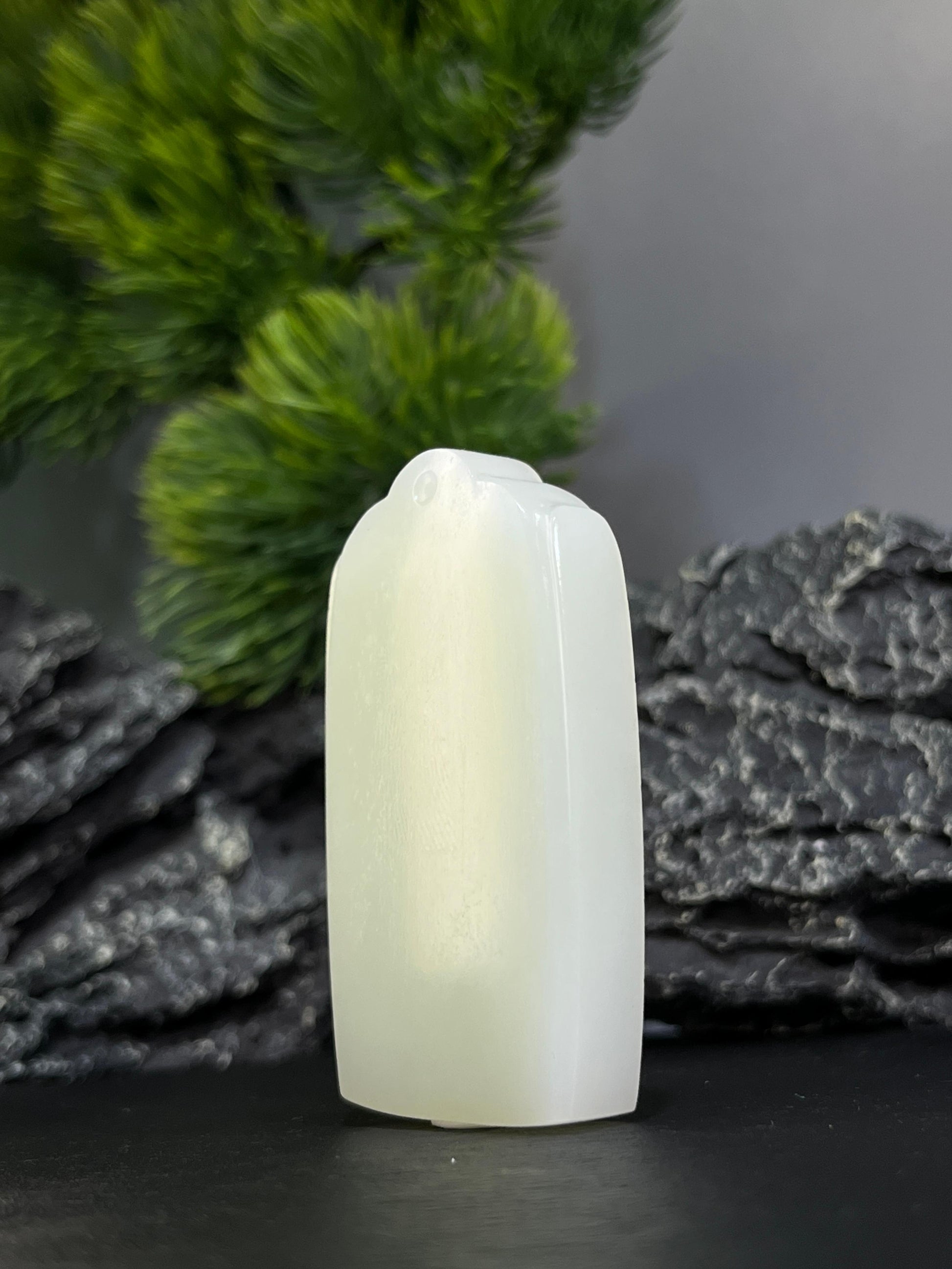 和田玉山料青白玉无事牌（yc228787）