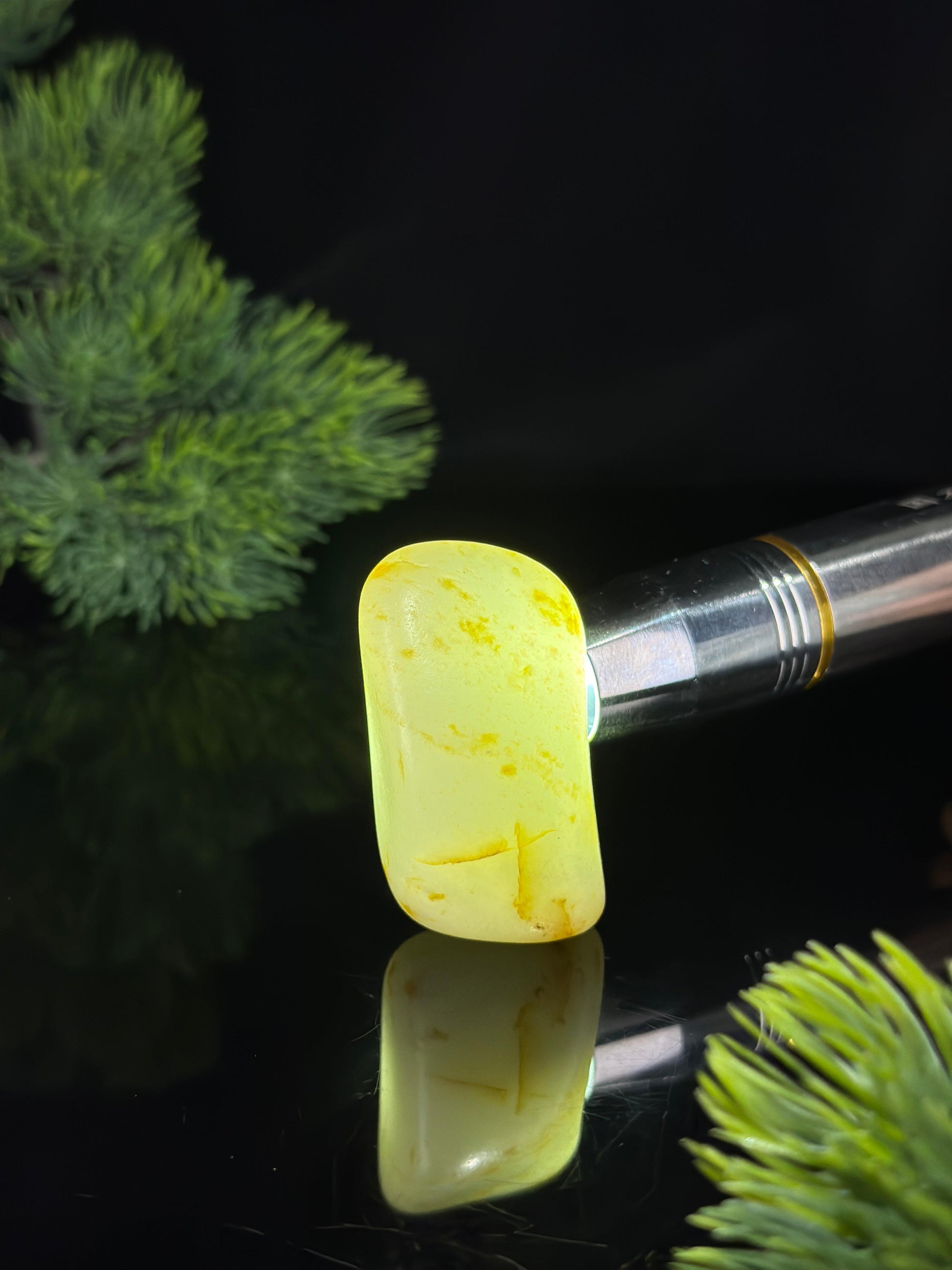 新疆和田玉白玉带青花洒金皮籽料手把件（yc479235）