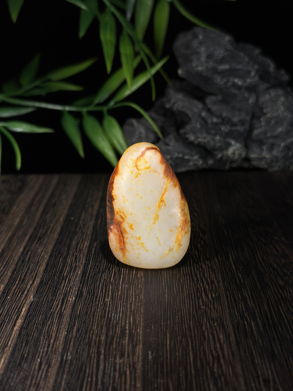 新疆和田玉珍品红皮白肉籽料挂件（yc698549）