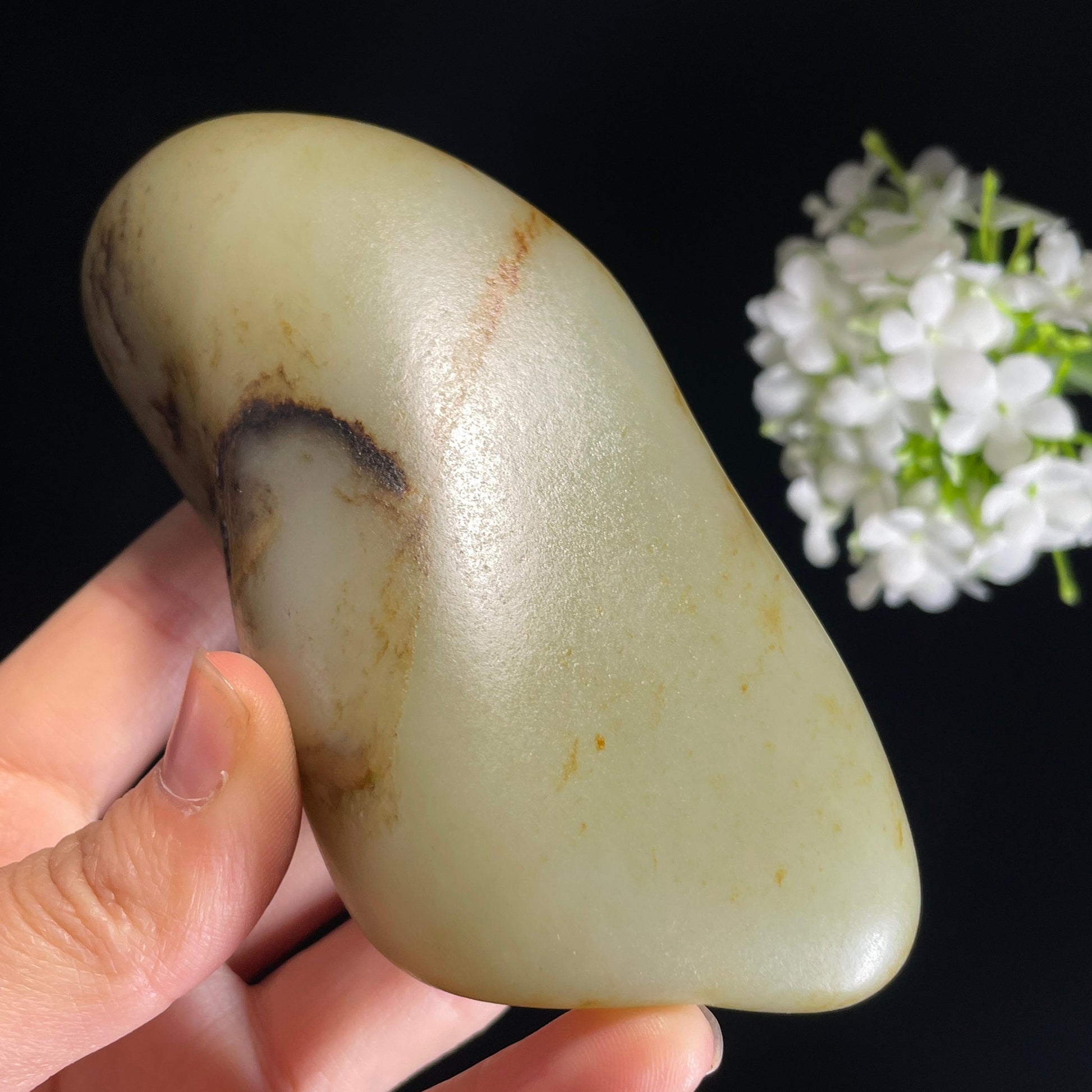 新疆和田玉“烟黛涵霜”青白玉洒红皮籽料（yc440550）