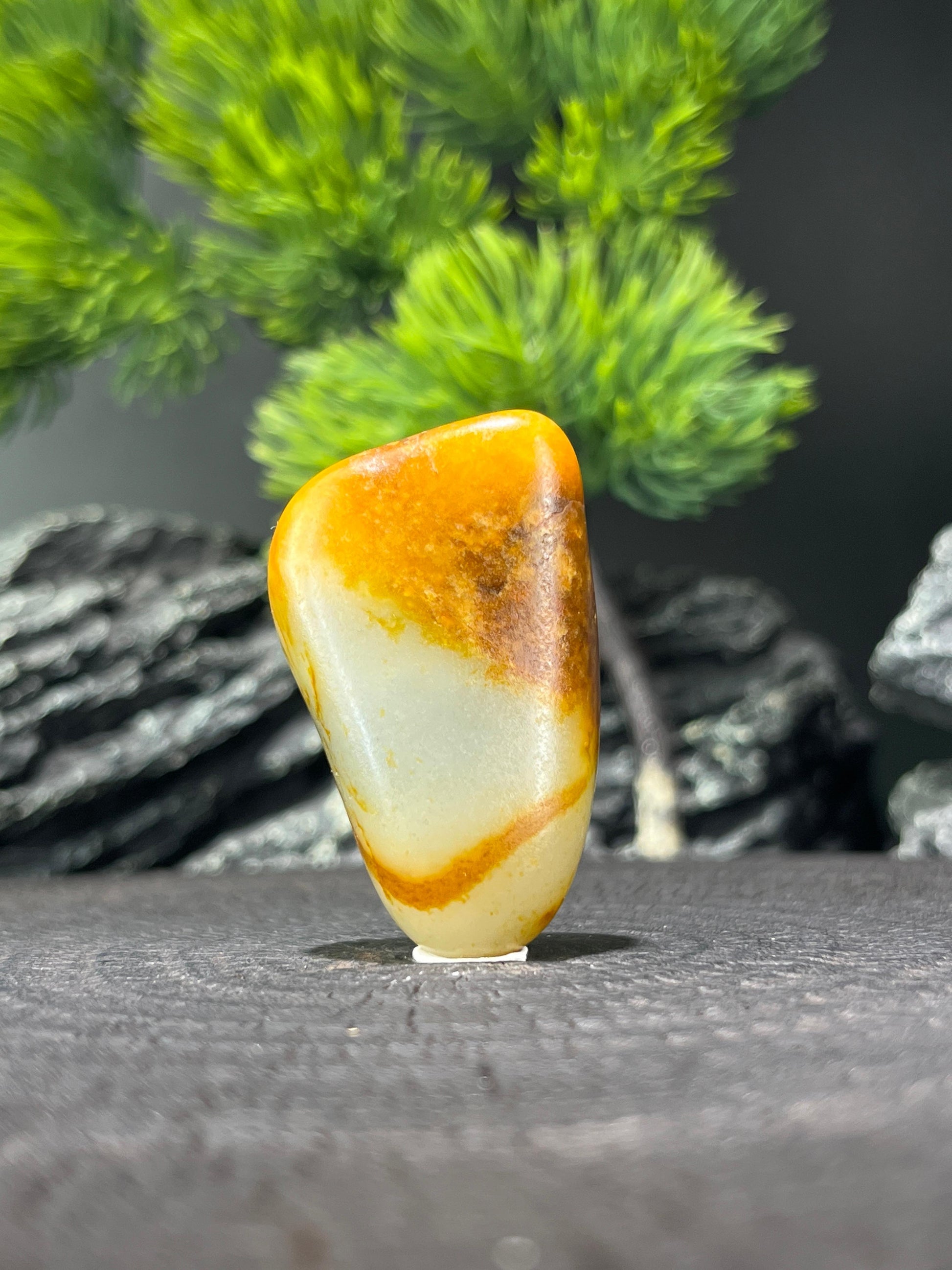 和田玉白玉聚红黄皮略带青花籽料原石挂坠（yc224565）