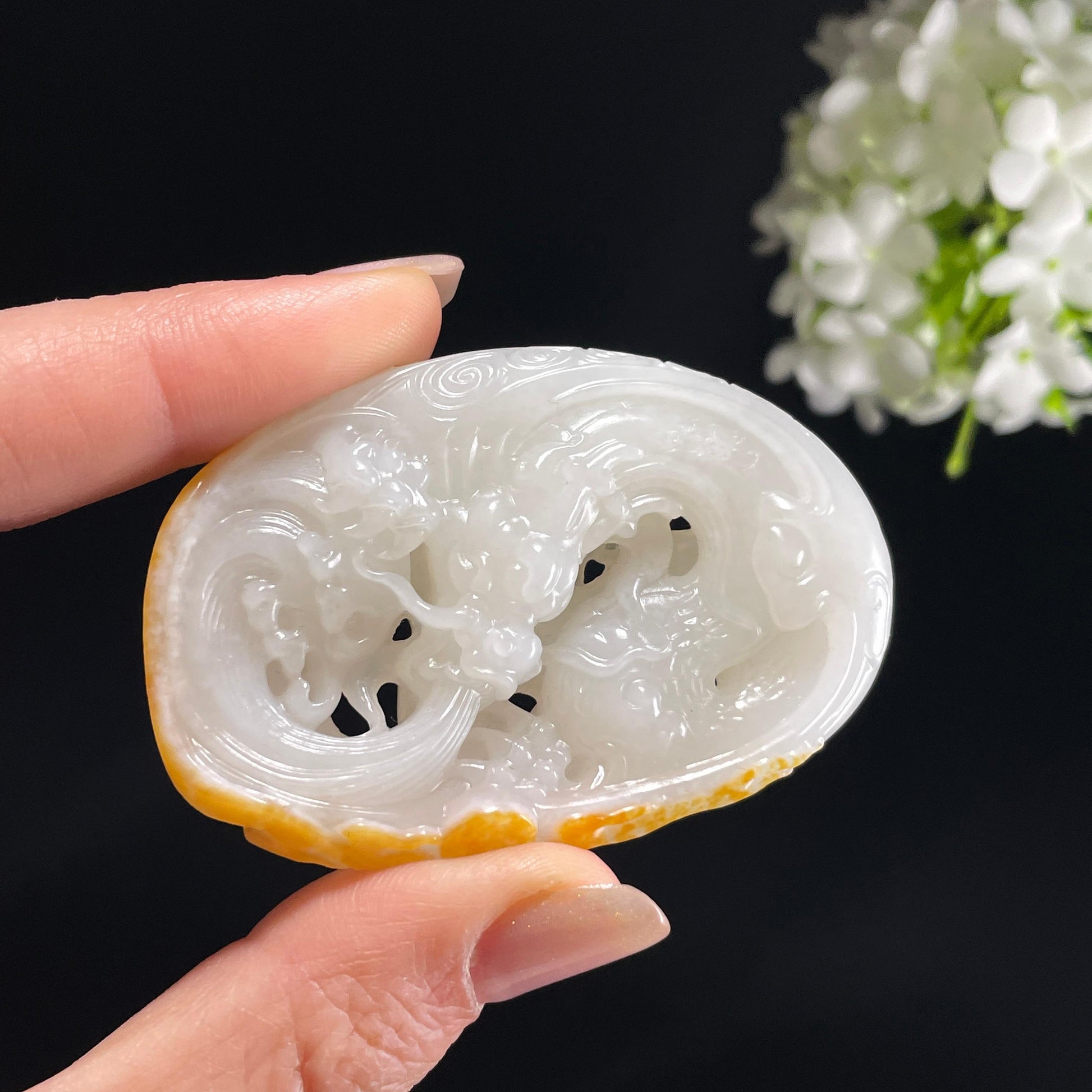 和田玉白玉洒金皮“金鳞逐云”籽料龙雕刻（yc355987）