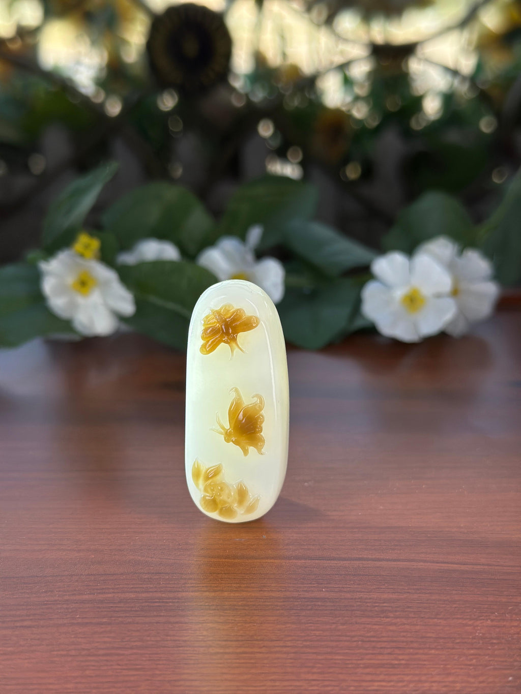 和田玉糖白蝶恋花俏色雕挂件（yc707321）