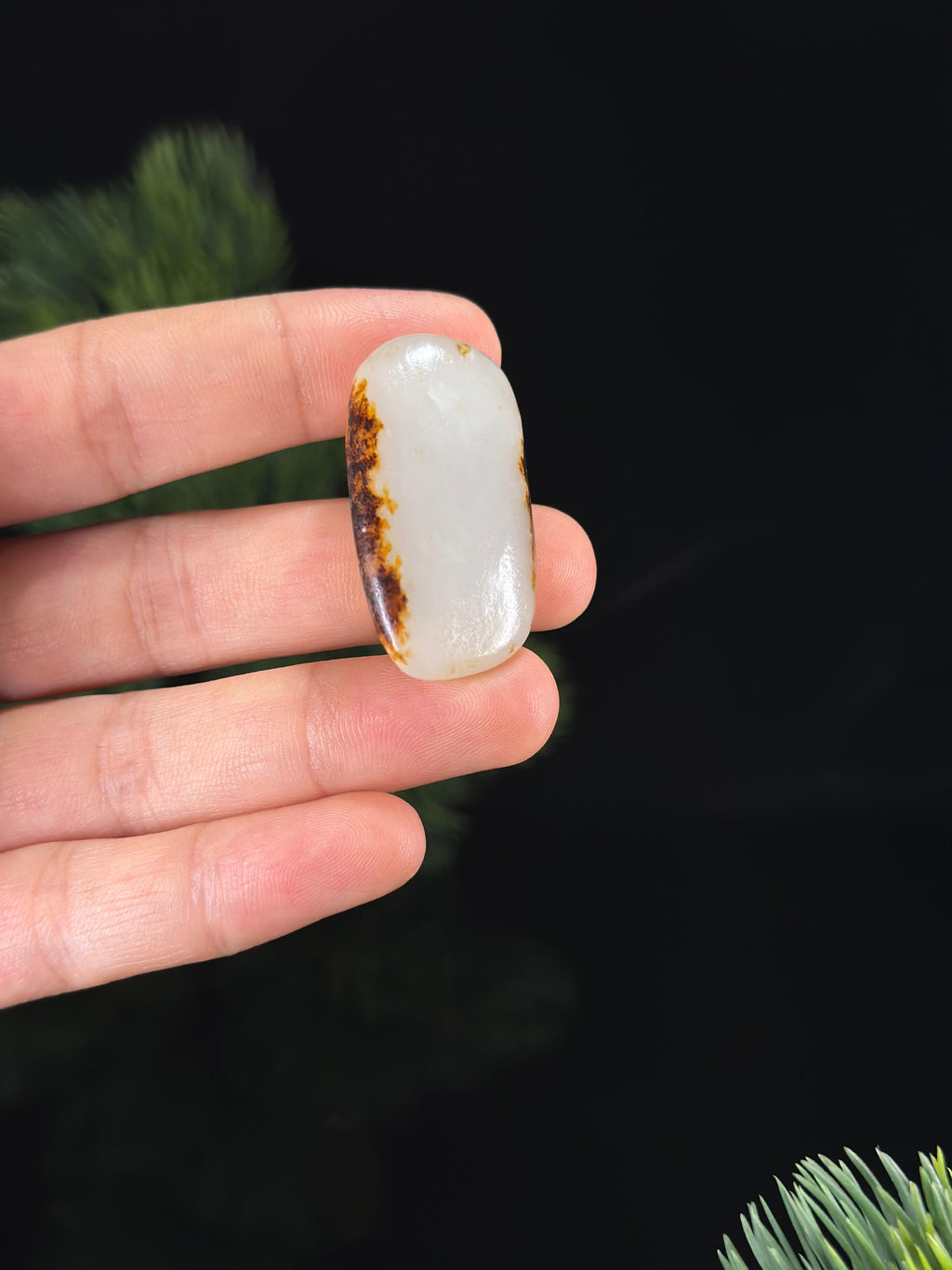 新疆和田玉白玉黑红皮精品双面皮挂件籽（yc472262）
