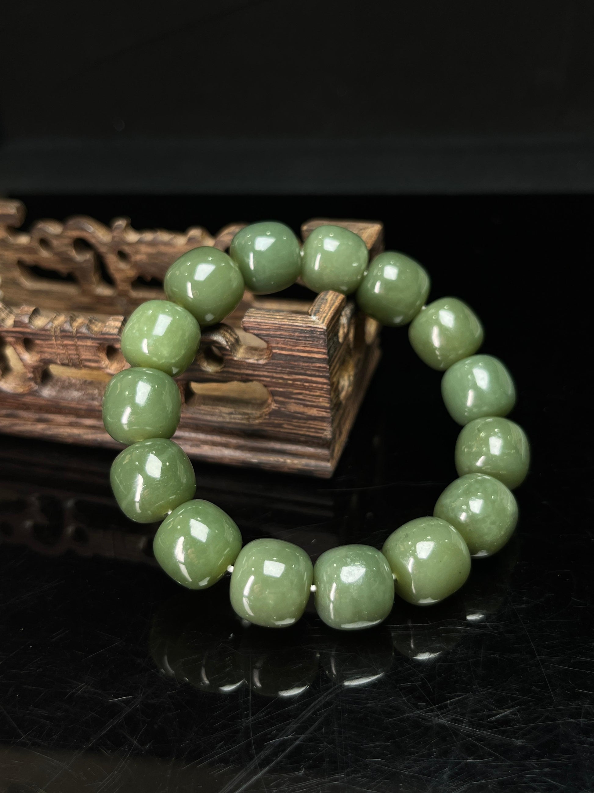 和田玉青玉手串（12卡）（yc234135）