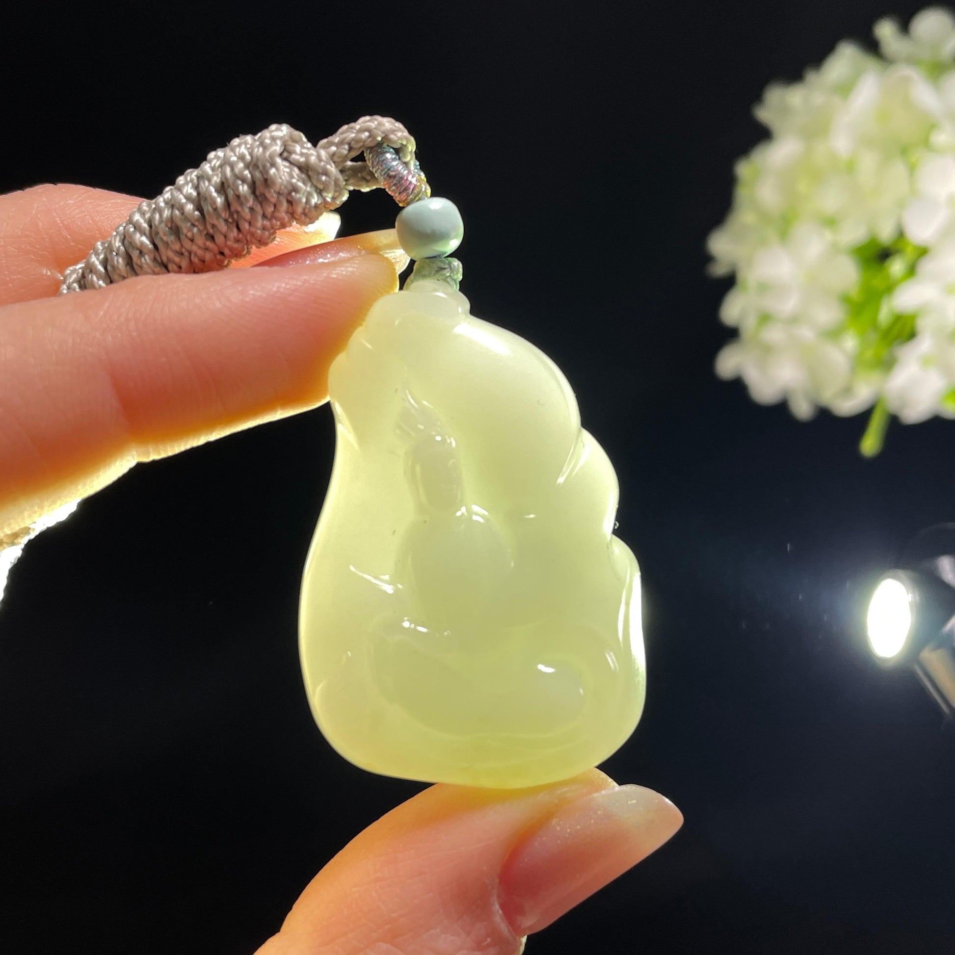 新疆和田玉米达料白玉观音雕刻挂件（yc365285）