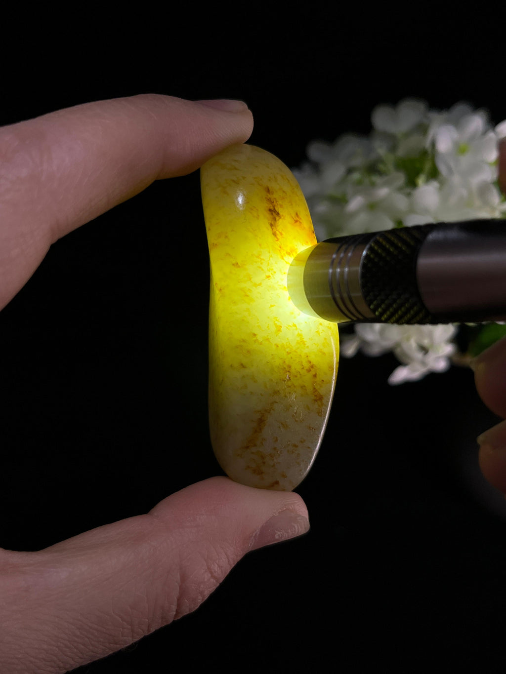 新疆和田玉青白种洒金皮籽料原石（yc250949）