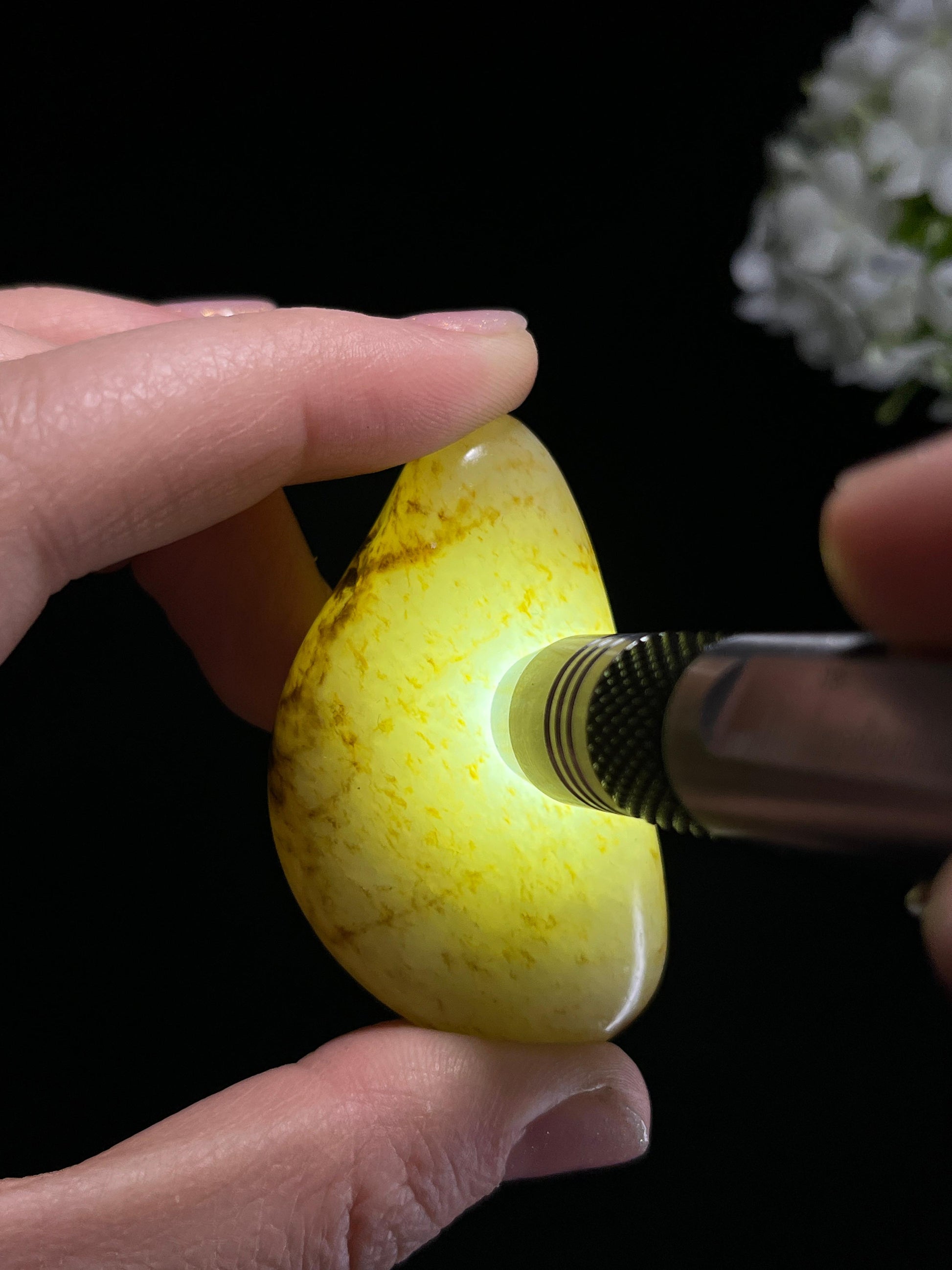 新疆天然和田玉籽料原石洒金皮挂件（yc262847）