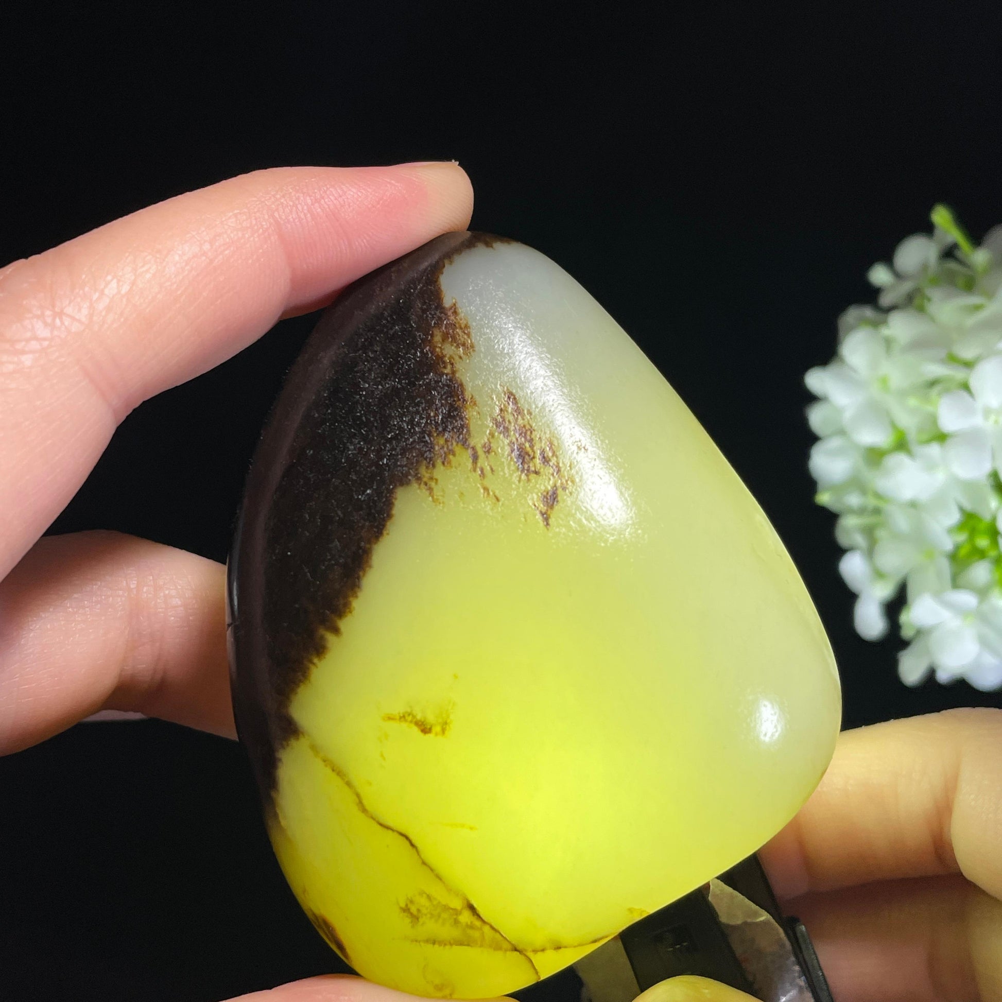 新疆和田玉“玄云遮城”白玉聚黑皮籽料（yc443211）
