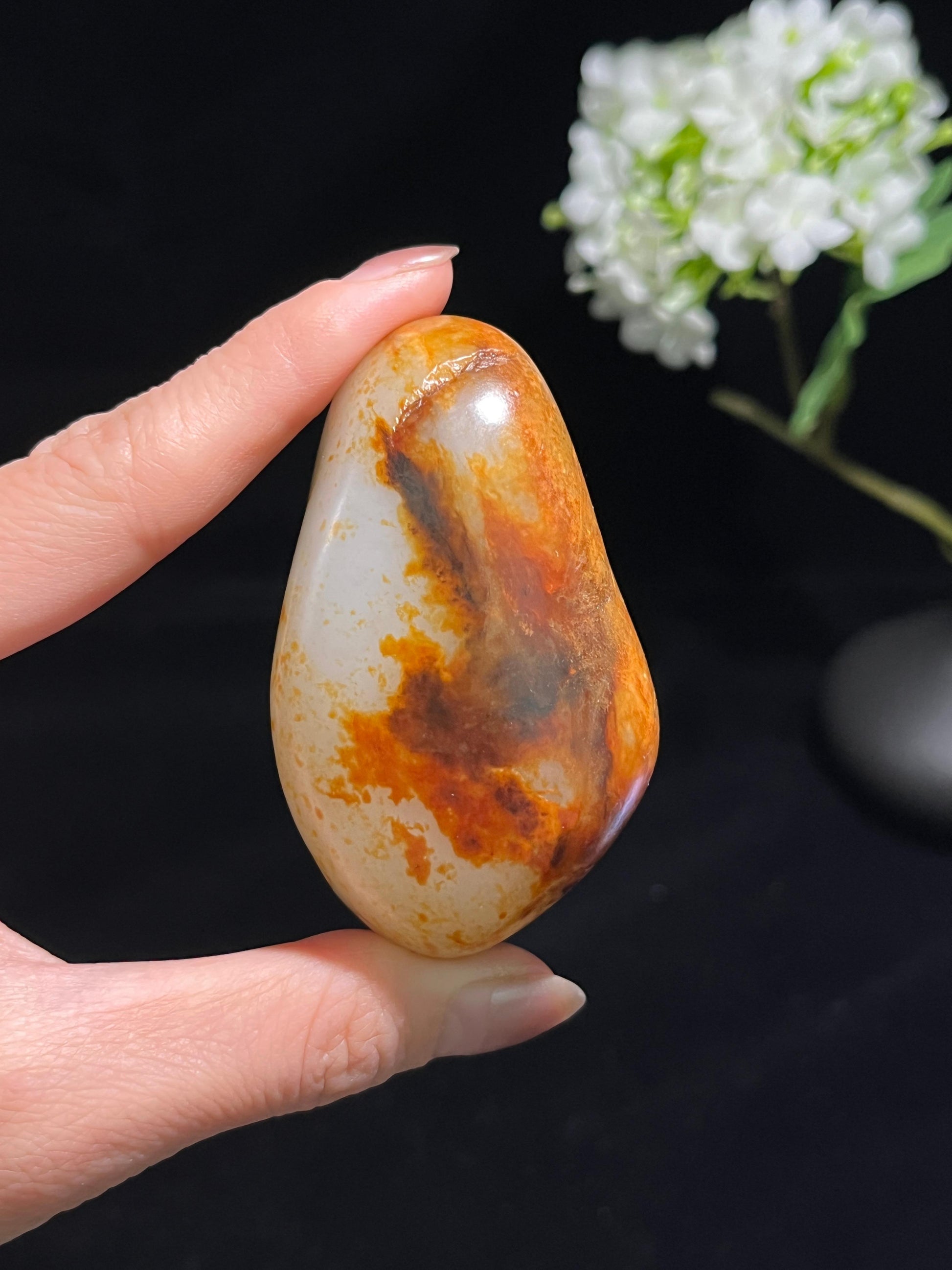 新疆和田玉收藏级聚红皮洒金皮籽料原石（yc253577）