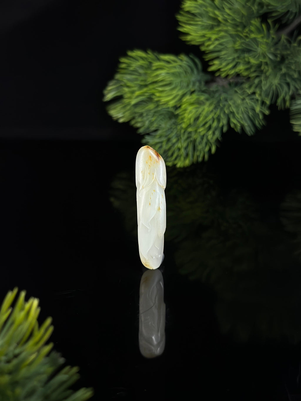 新疆和田玉白玉洒金皮籽料玉兰花挂件（yc492277）