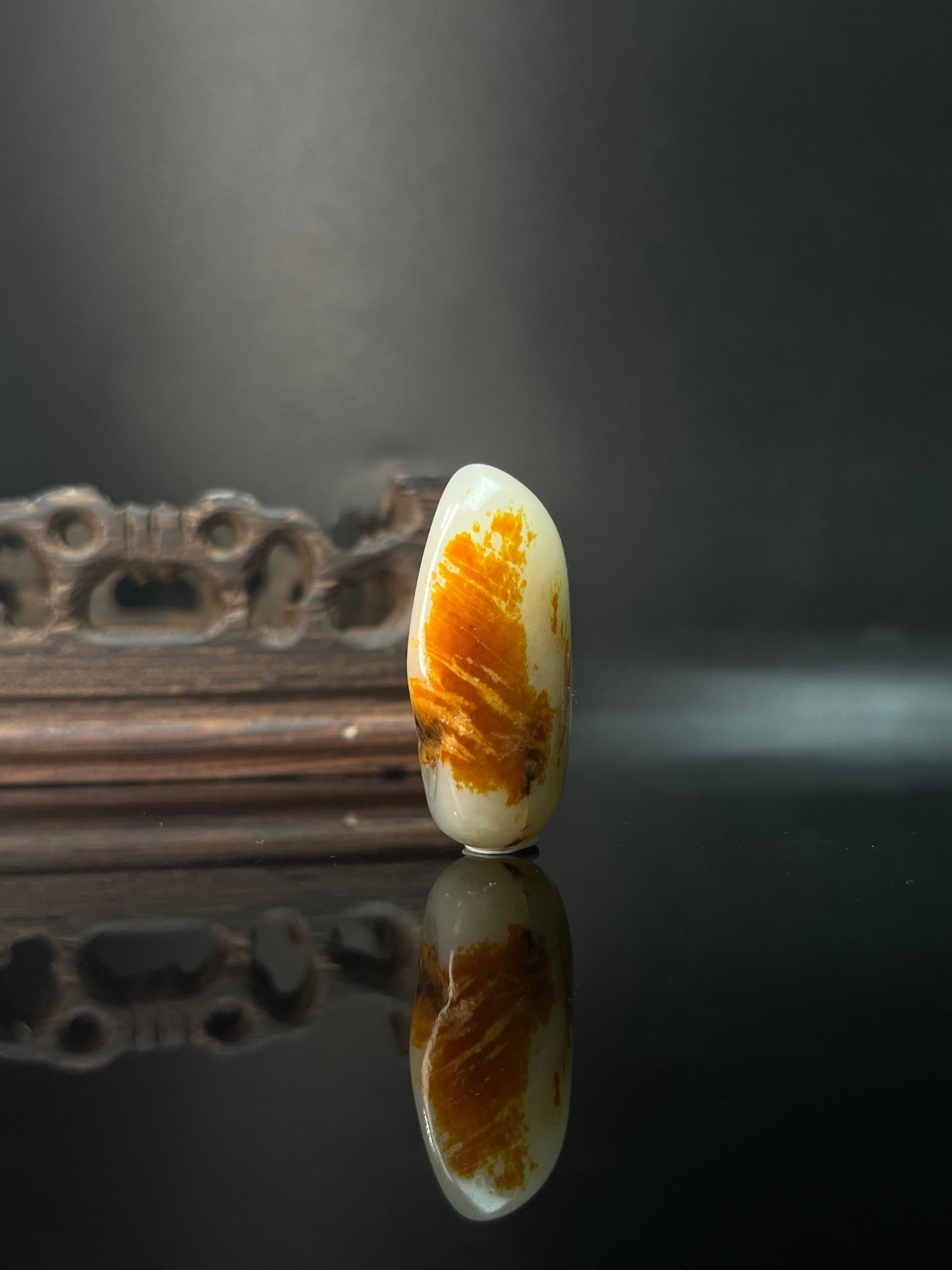 新疆和田玉籽料原石聚红皮挂件（yc236570）