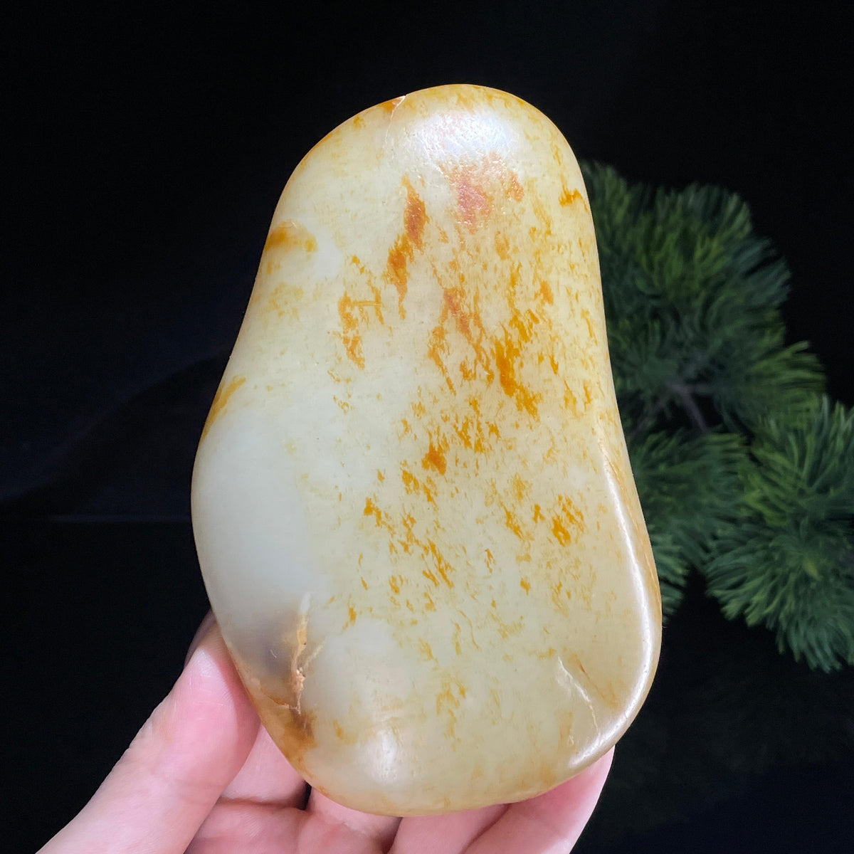 新疆和田玉收藏级暖白种洒红皮大开门籽料摆件（yc524579）