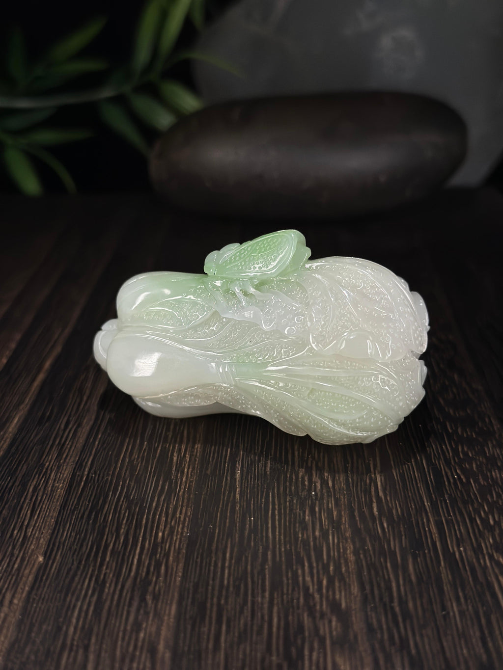 和田玉百财聚来带翠白玉白菜手把件（yc703086）