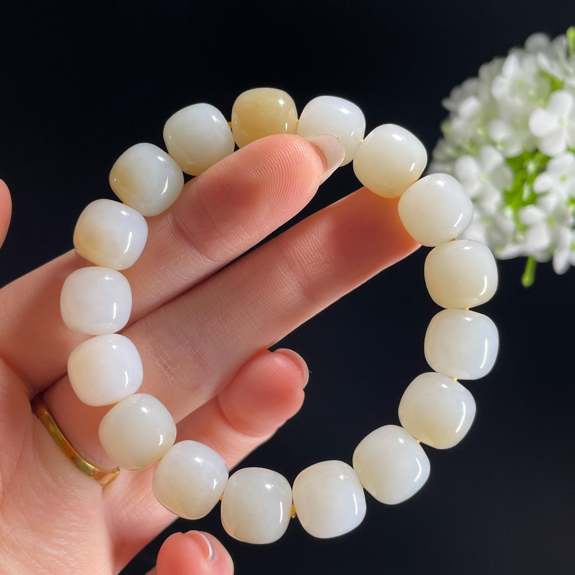 和田玉糖白玉“云隙暖阳”老型珠手串（yc332149）