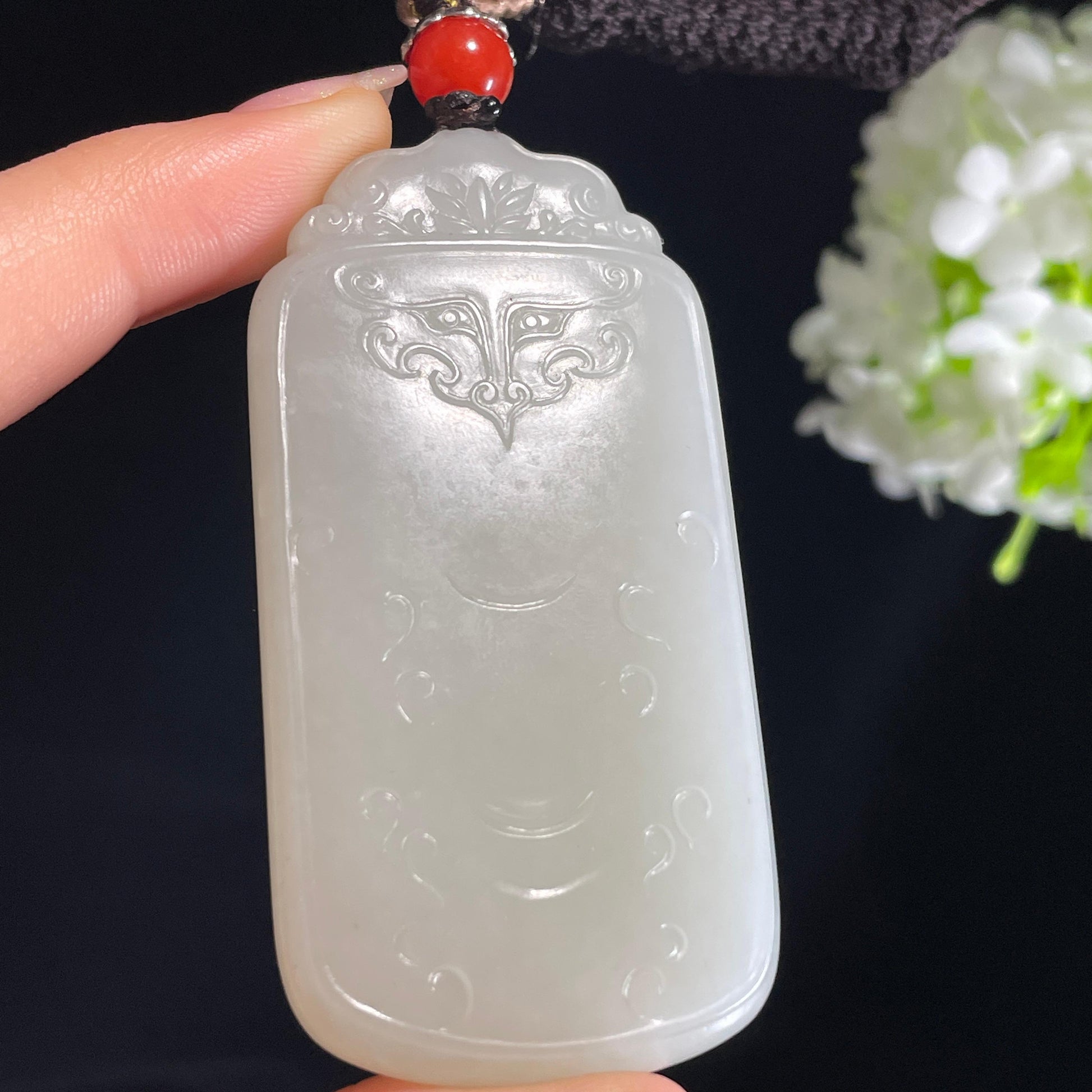 和田玉白玉洒金皮兽纹面籽料无事牌（yc413424）