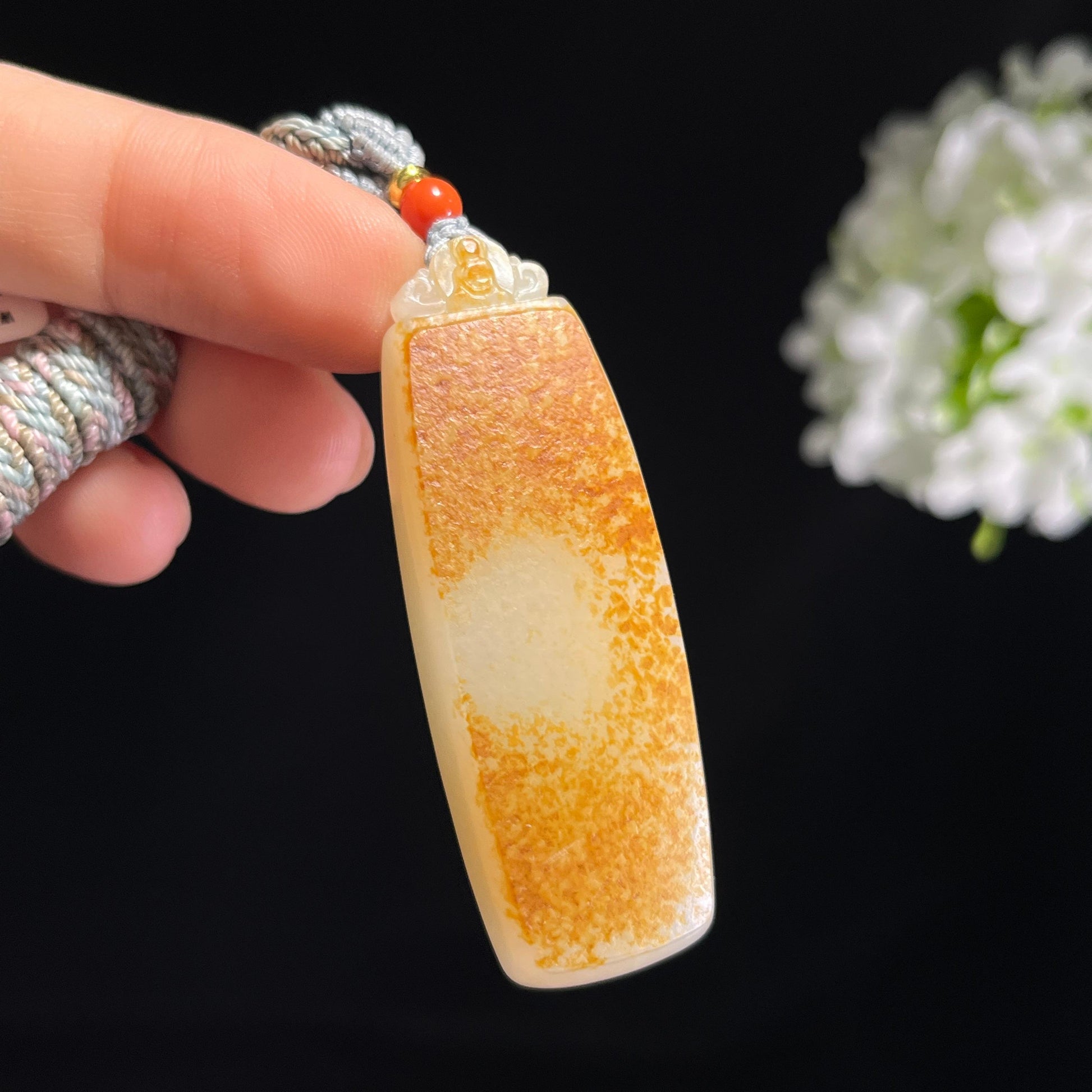 和田玉白玉洒红皮籽料无事牌（yc372694）