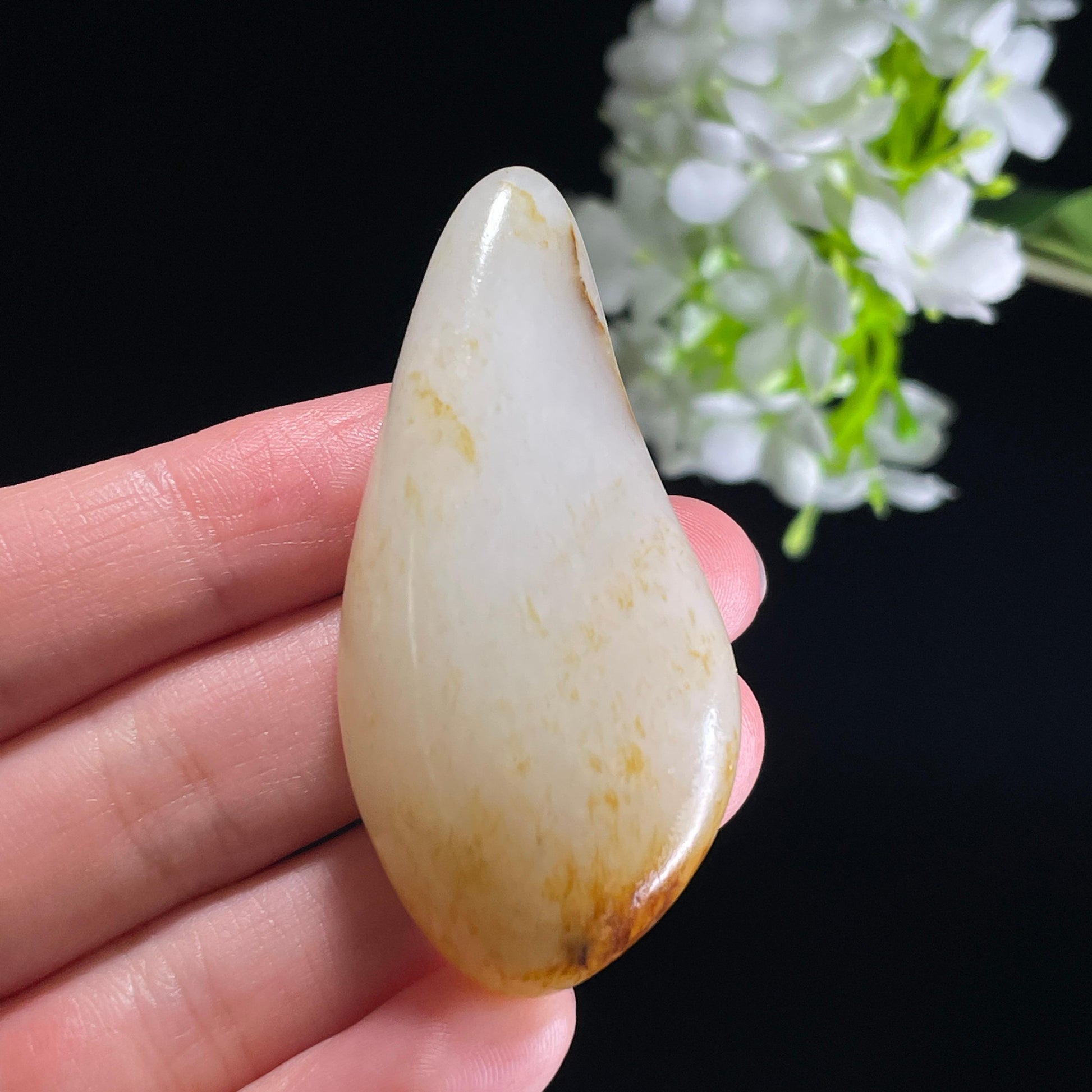 和田玉高青白“露滴秋荷”洒金秋梨皮籽料（yc342597）