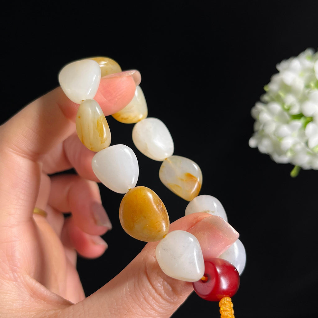 和田玉白玉黄沁洒金皮“金波玉暖”籽料手串（yc300576）