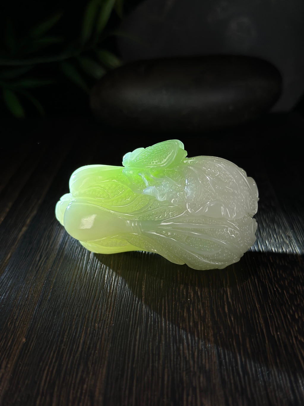 和田玉百财聚来带翠白玉白菜手把件（yc703086）
