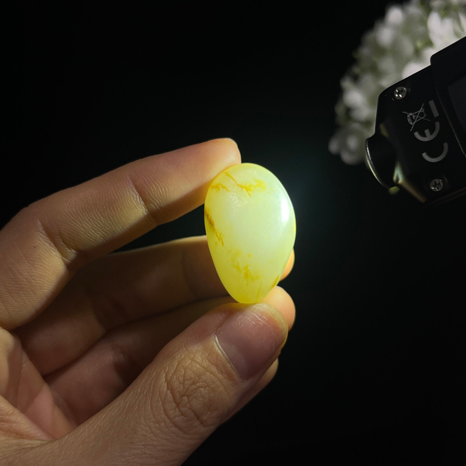 和田玉白玉洒金皮“滴水成金”籽料原石（yc287992）