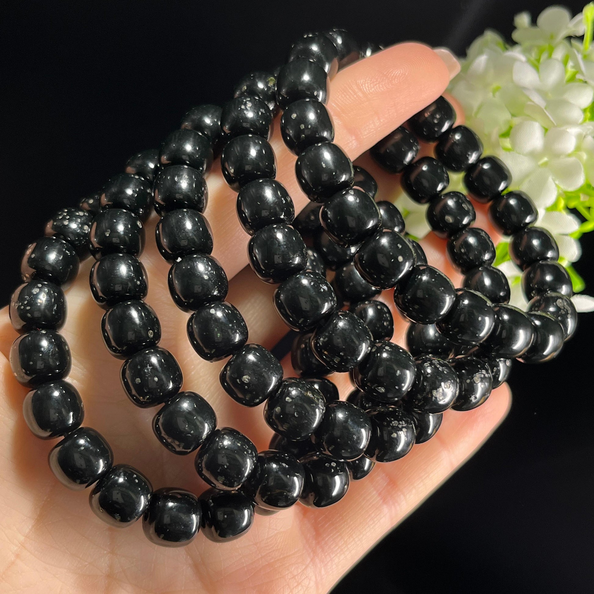 新疆天然和田玉籽料黑青老型珠手串（yc356750）