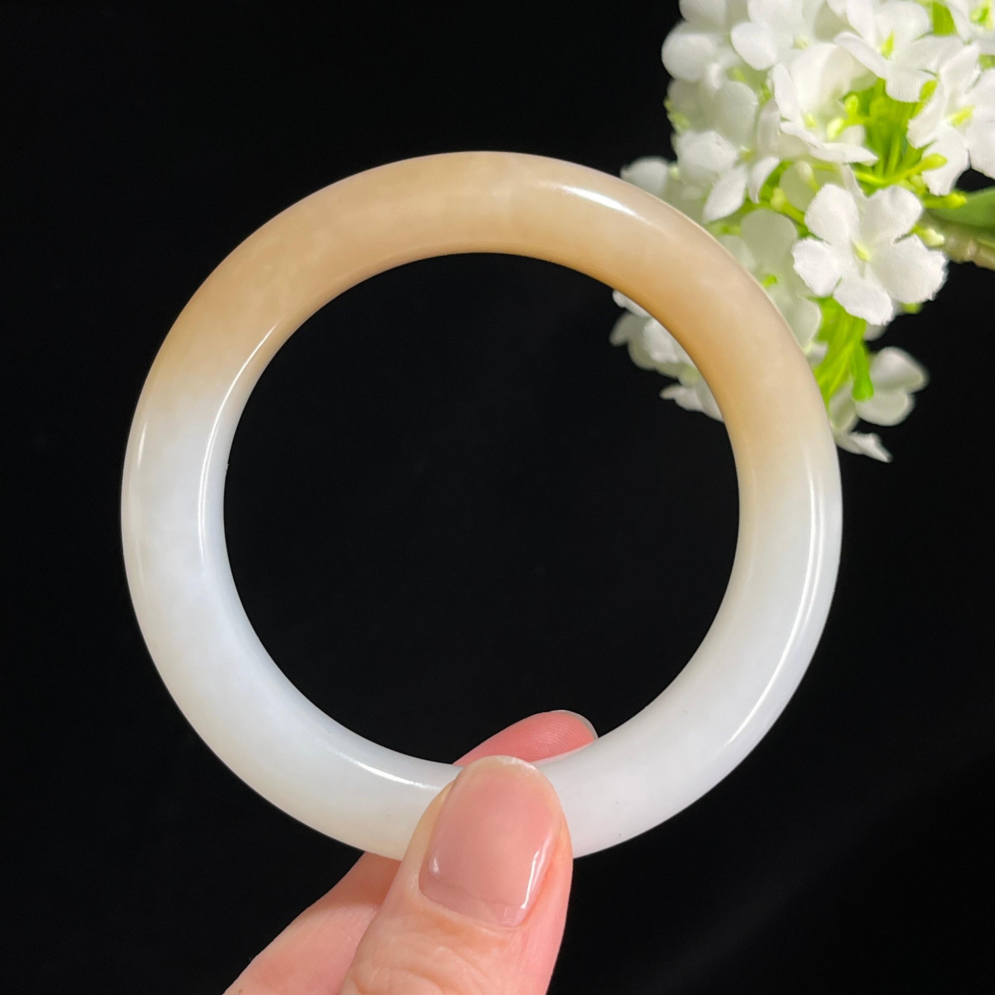 新疆天然和田玉“焦糖环玉”且末糖白手镯（卡55）（yc296585）