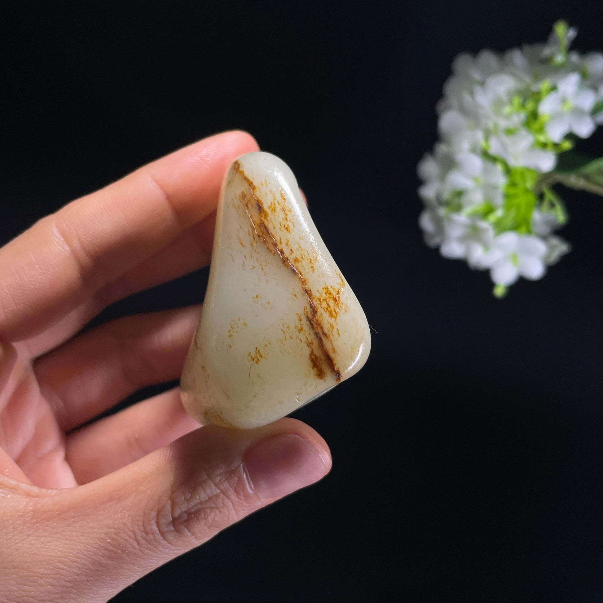 和田玉白玉“雪径留痕”红沁洒红皮籽料（yc324142）